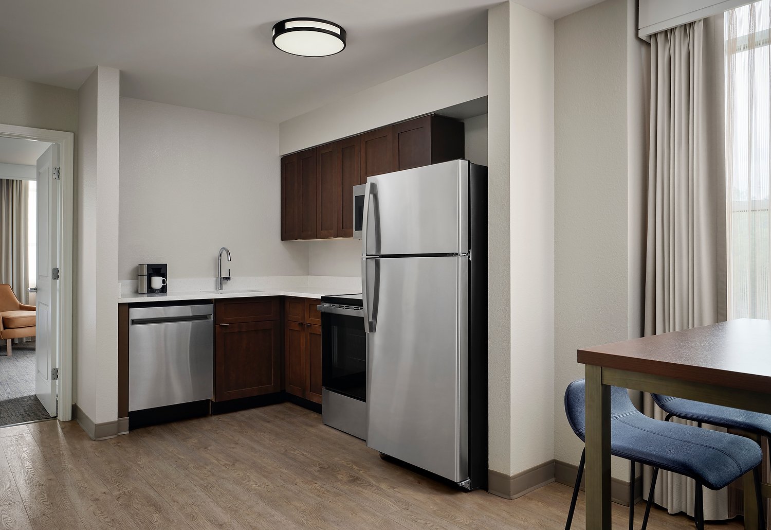 RI_ATLRI_room_530_2_BR_king_suite_kitchen.JPG