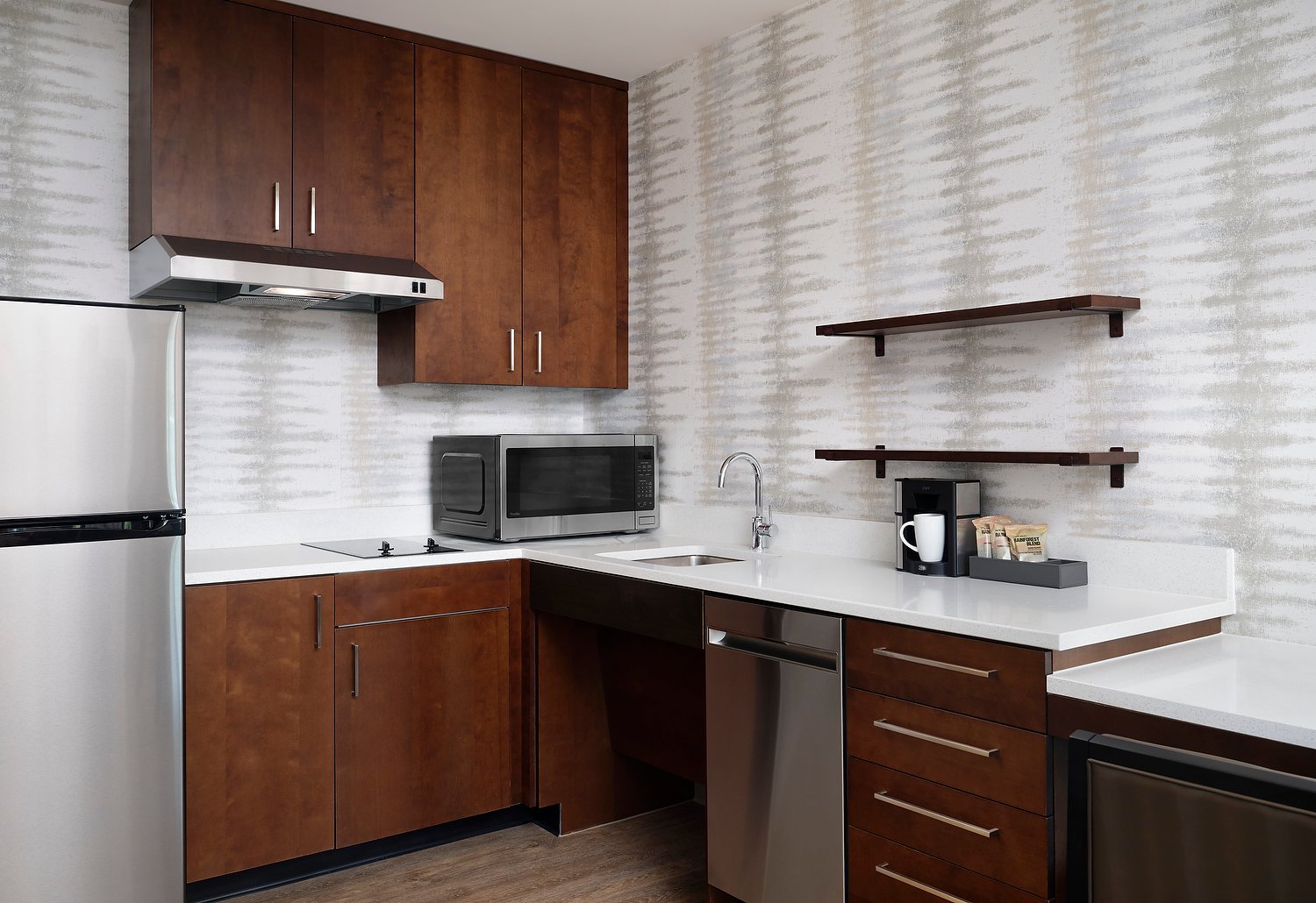 RI_RNORS_room_107_ADA_kitchen.JPG