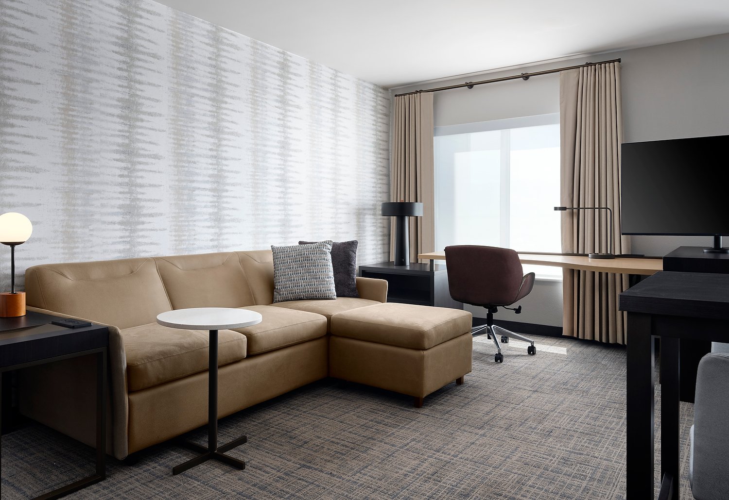 RI_RNORS_room_305_king_studio_living.JPG