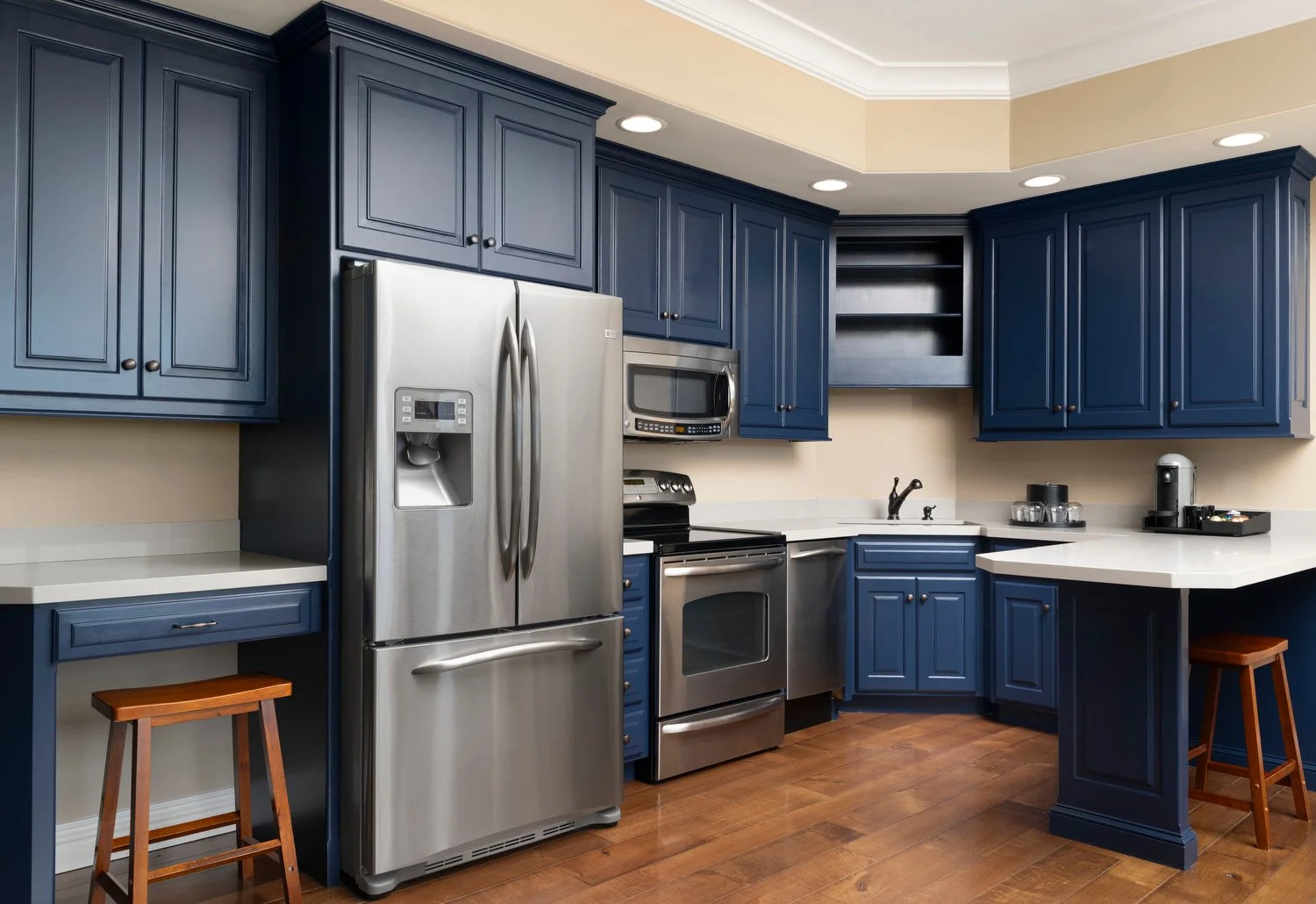 Kansas CIty Oread condo 3 kitchen rm 603.JPG