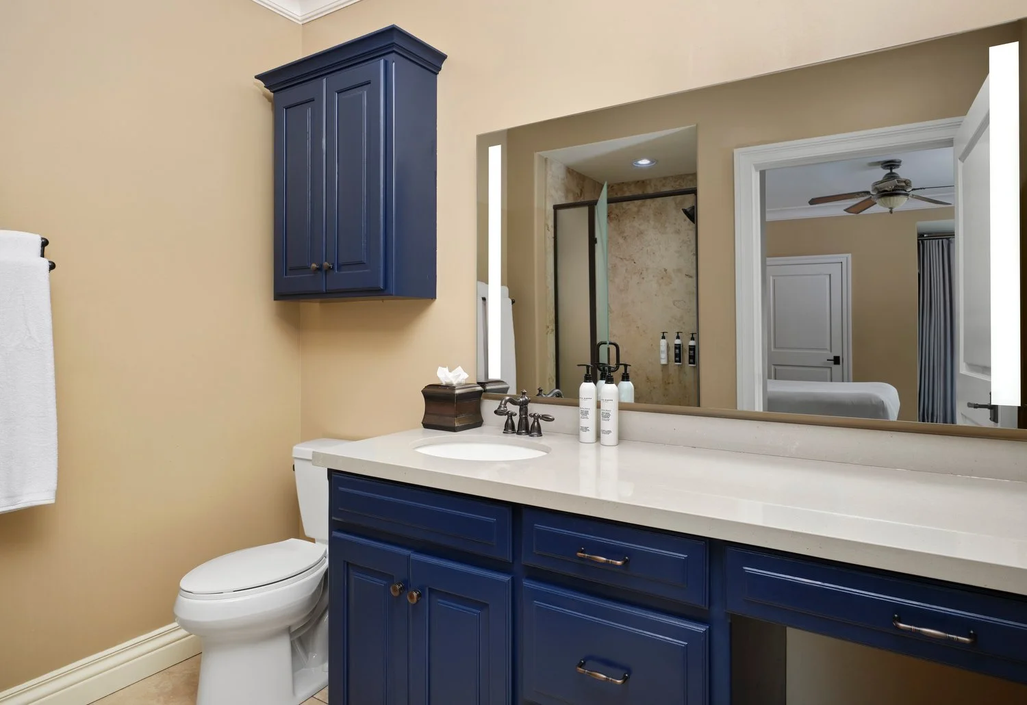 Kansas CIty Oread condo 603 bath.JPG