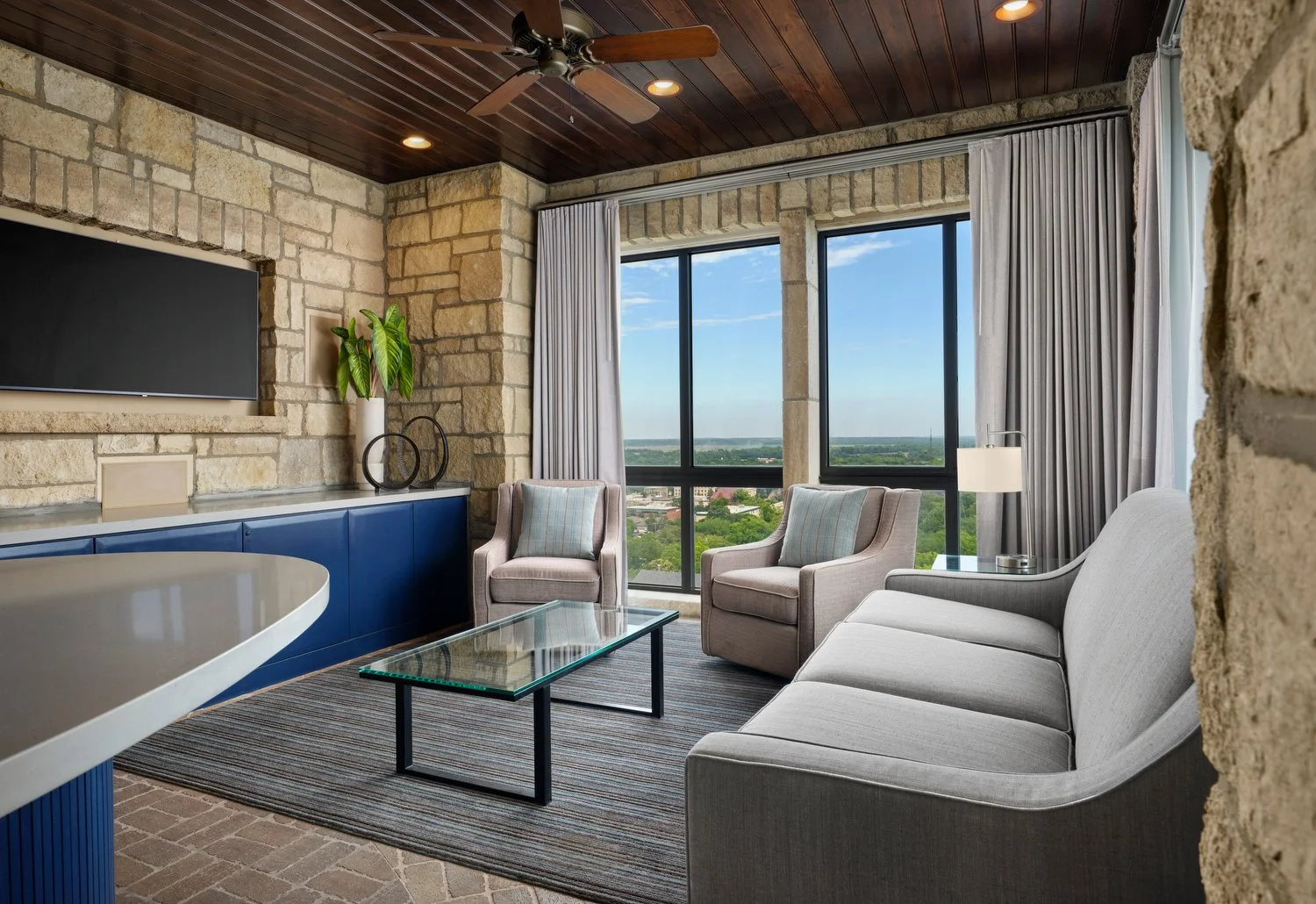 Kansas CIty Oread condo rm601 living.JPG