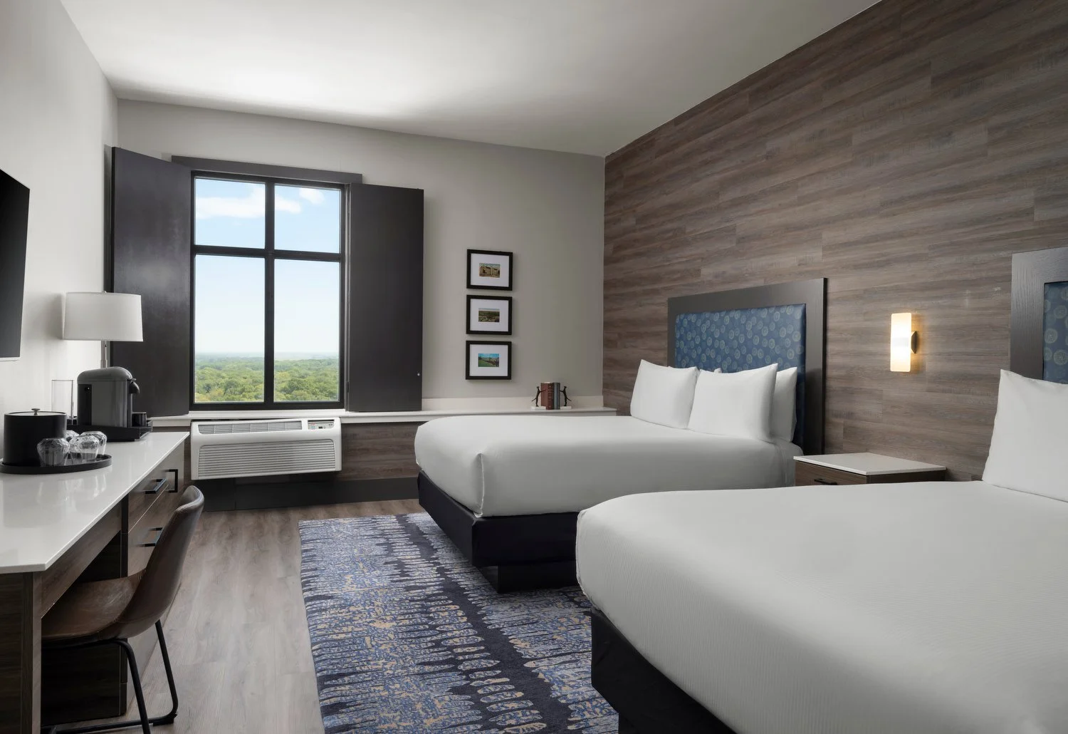 Kansas CIty Oread rm 408 2 queen.JPG