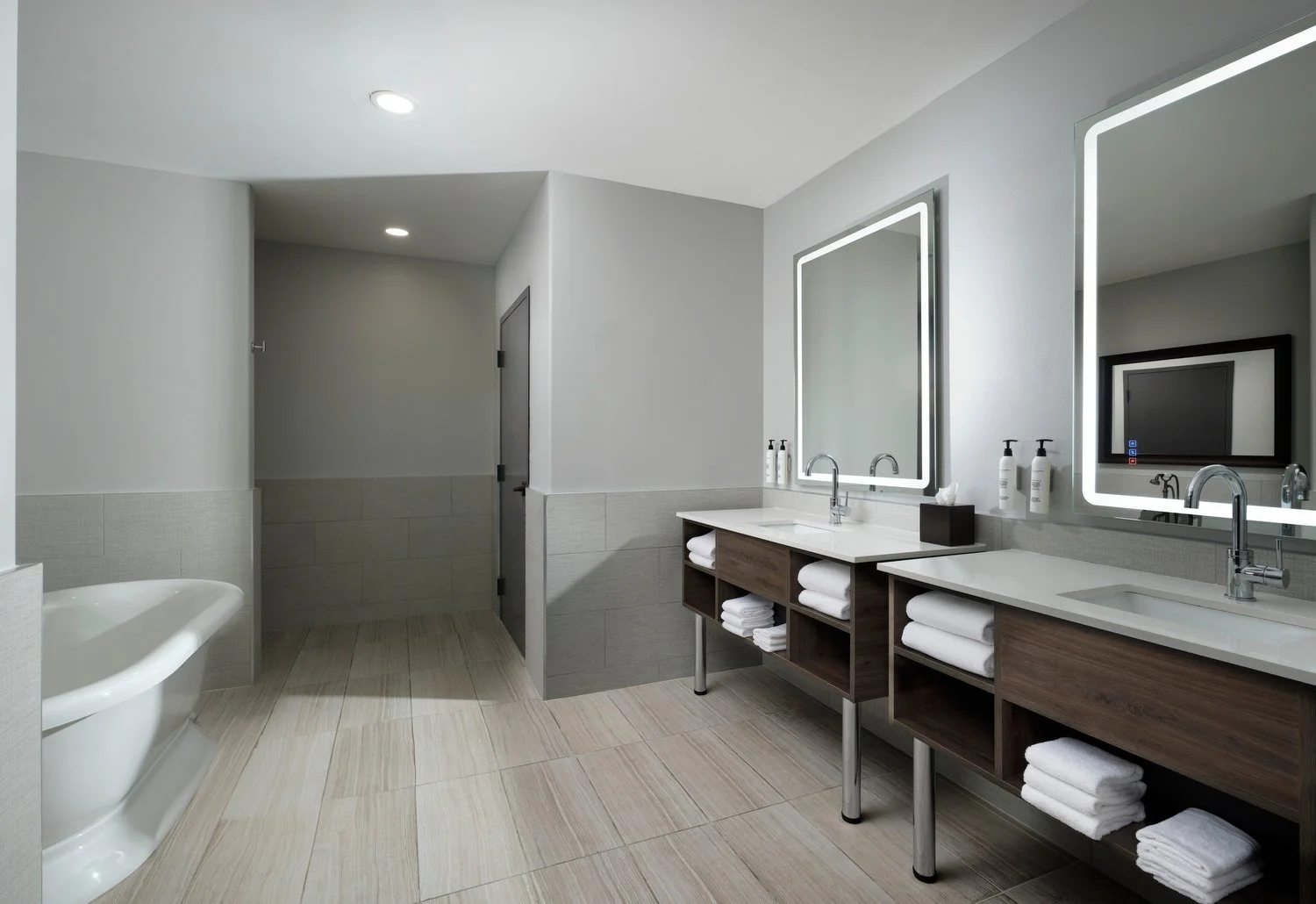Kansas CIty Oread rm bathroom rm512.JPG