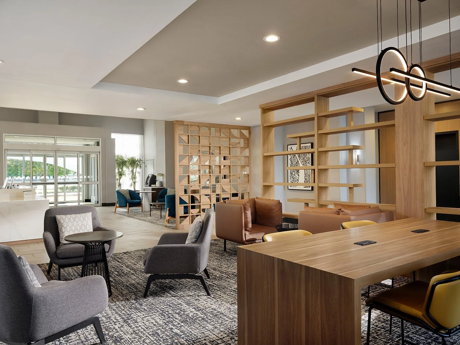 Meridian Holiday Inn lobby v2.JPG