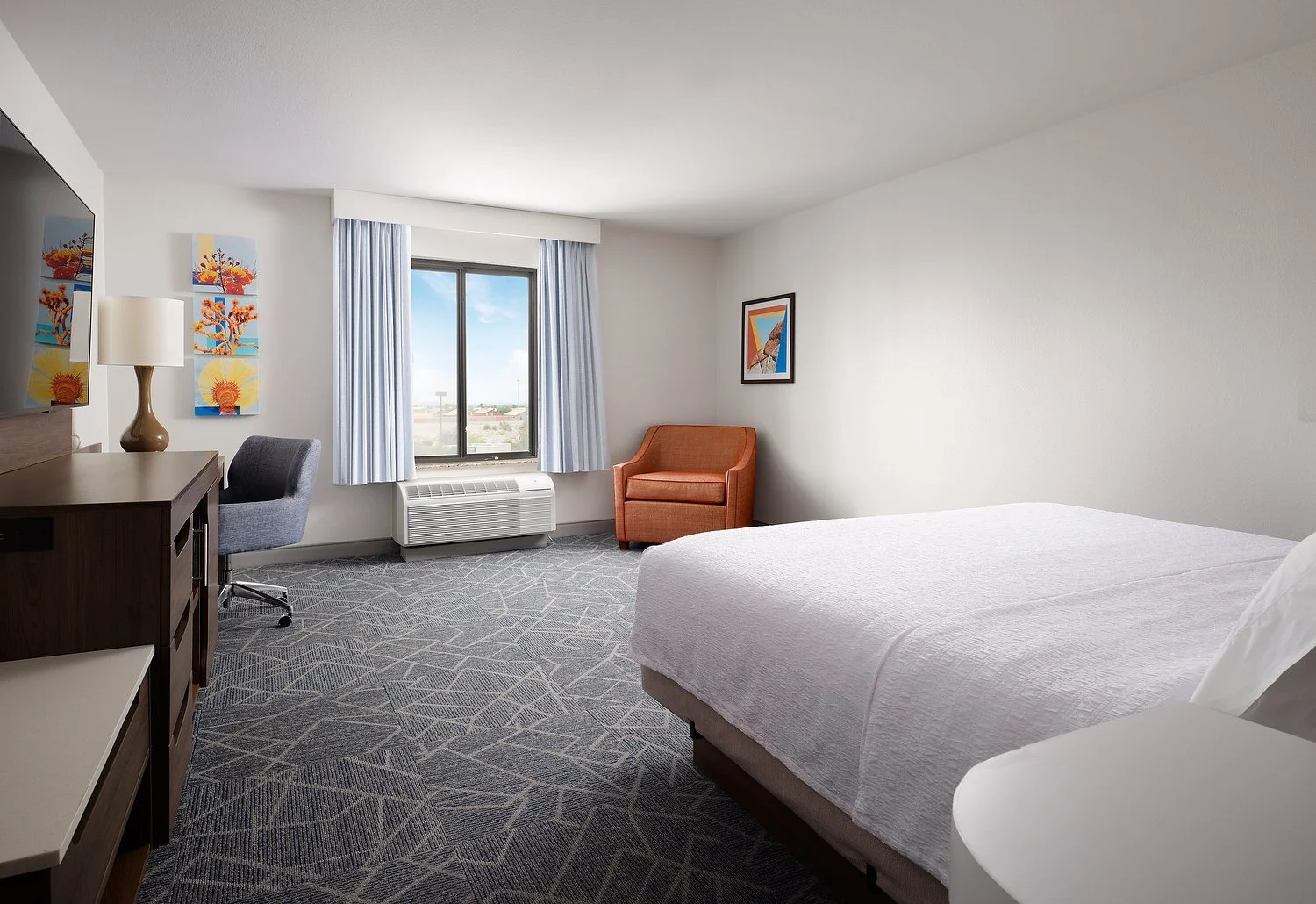 Hampton Inn rm302 kingV1.JPG