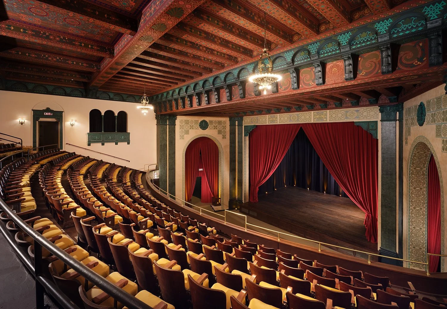 theater wide.JPG