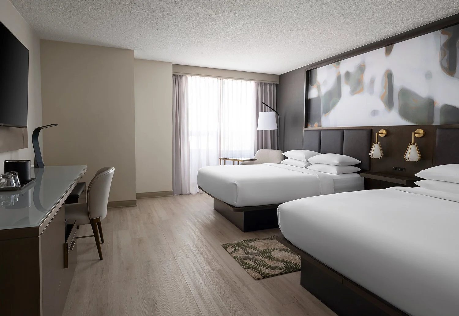 indianapolis marriott - Room 515 - Queen QN Room.JPG