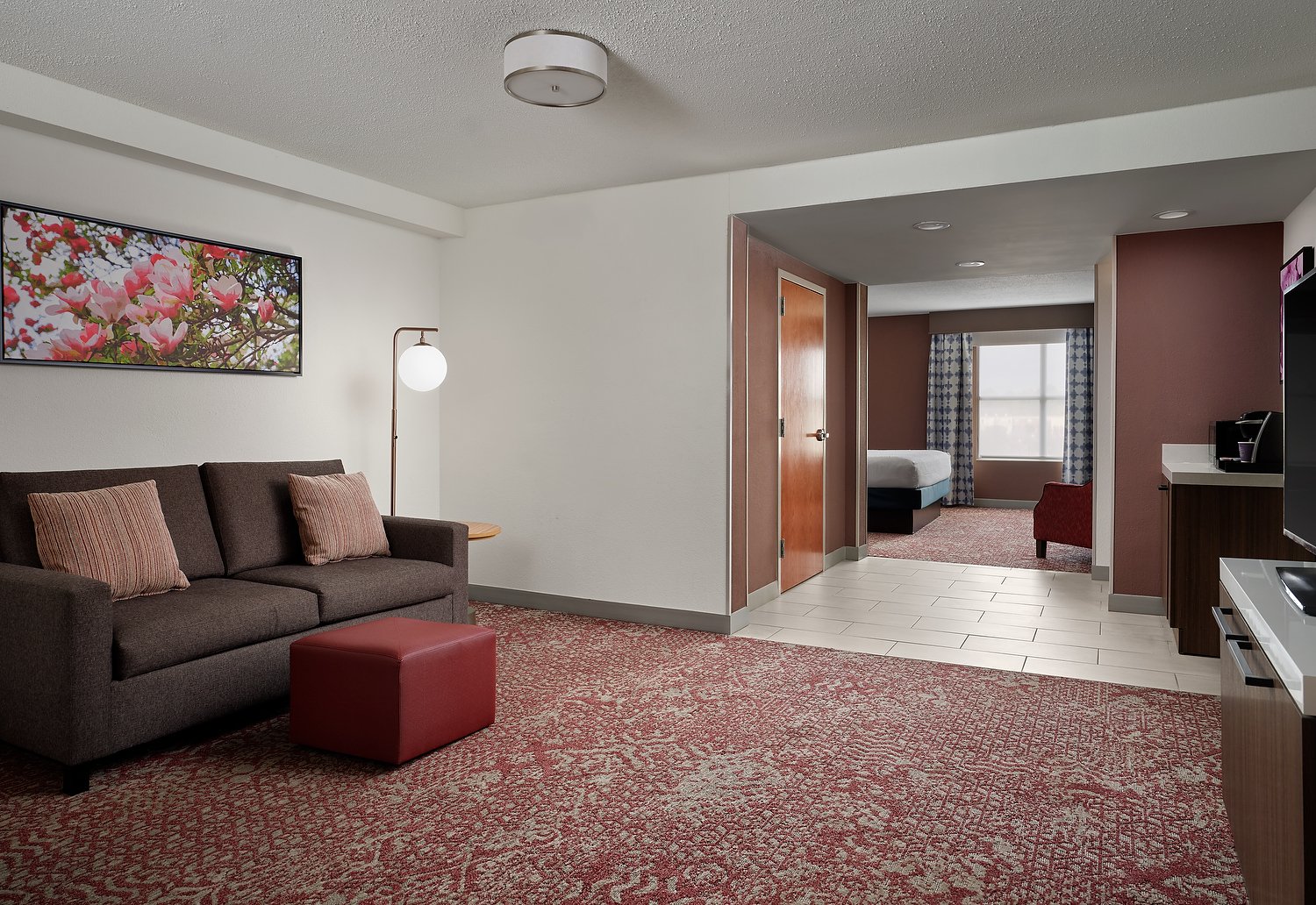 HGI Jackson rm526 single king suite.JPG