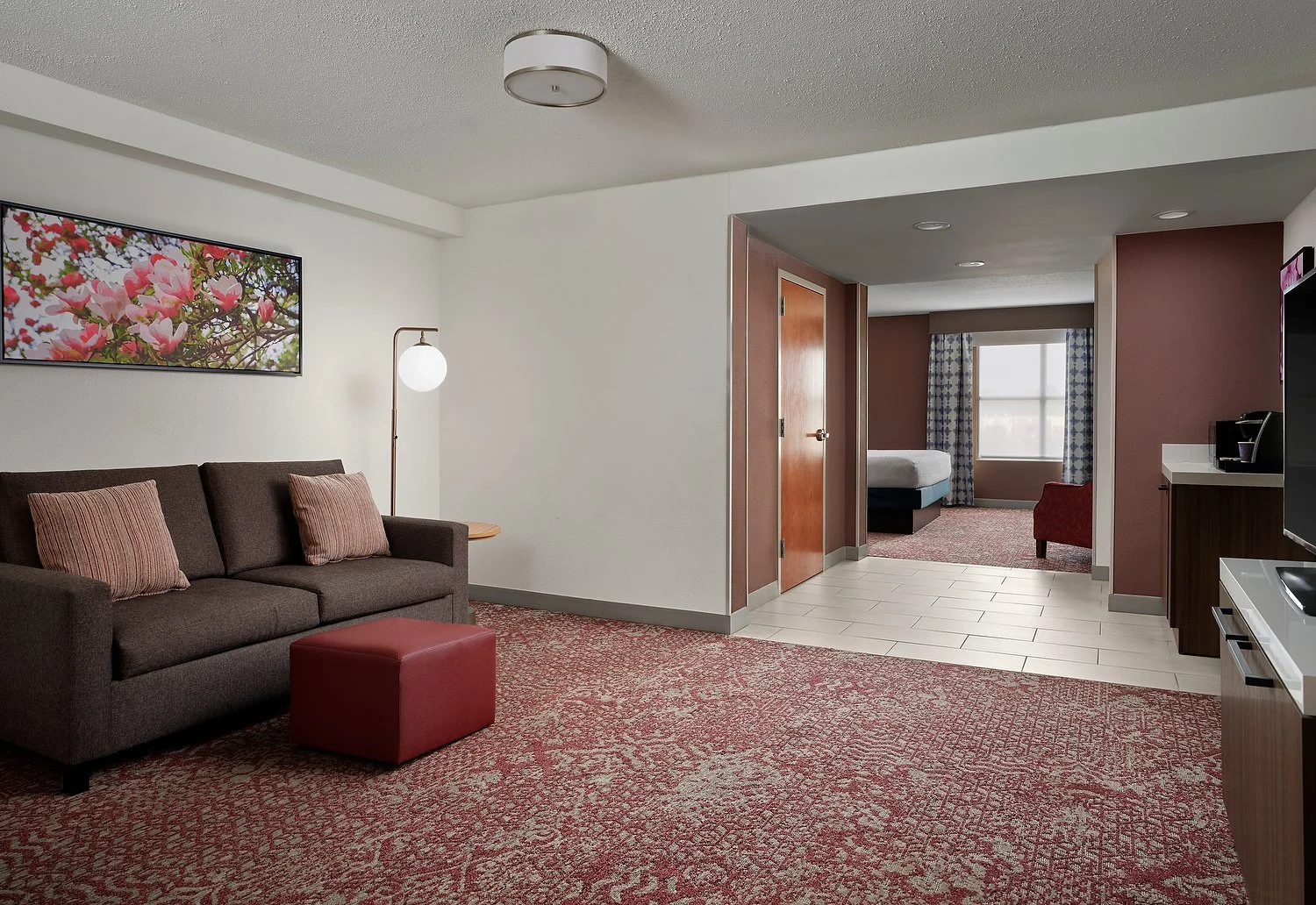 HGI Jackson rm526 single king suite.JPG