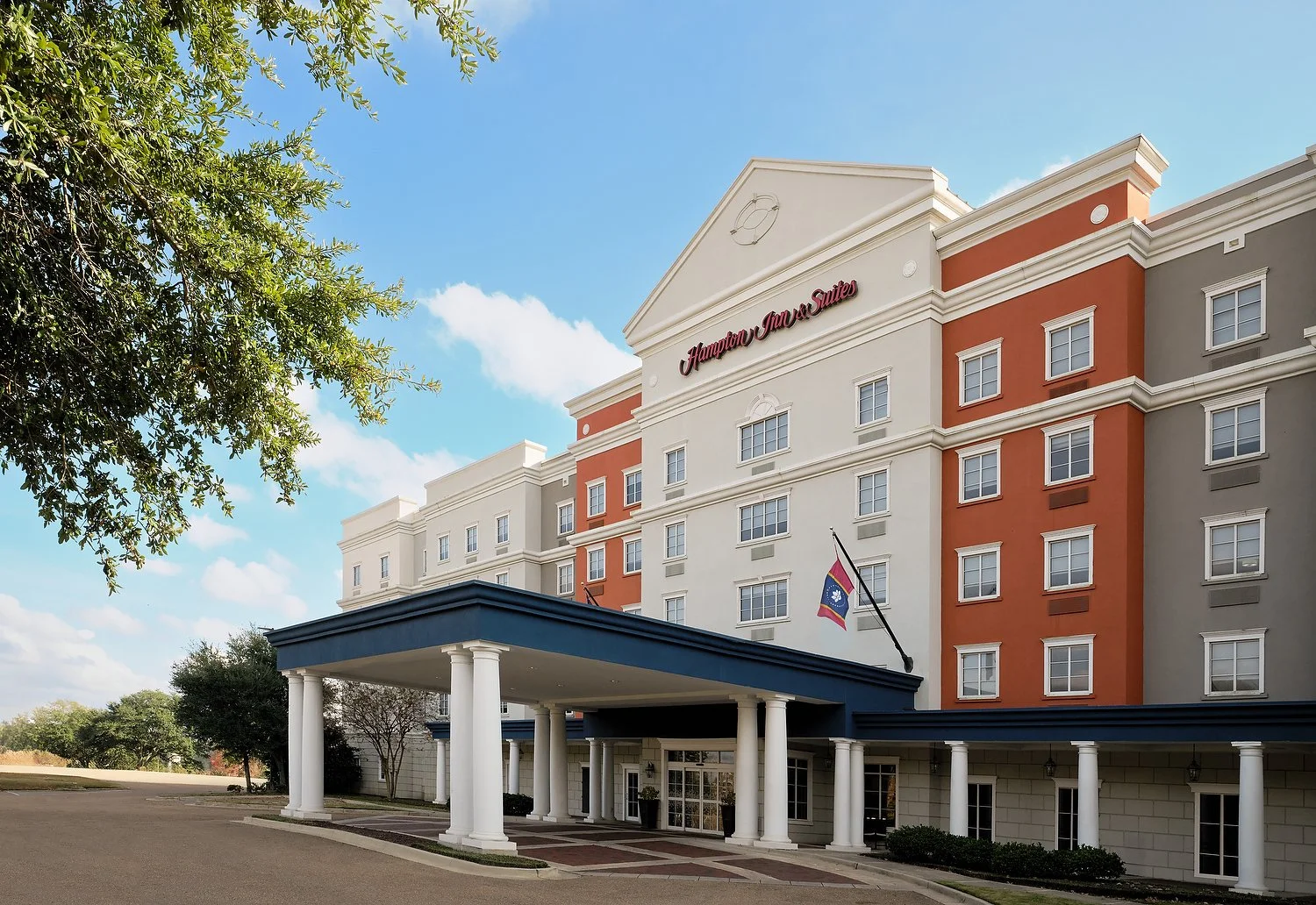 Vicksburg Hampton Inn front deskA.JPG