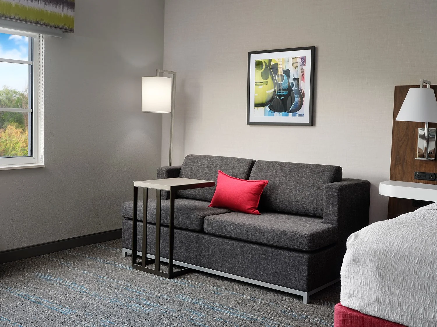 Vicksburg Hampton Inn rm 417 sitting area.JPG