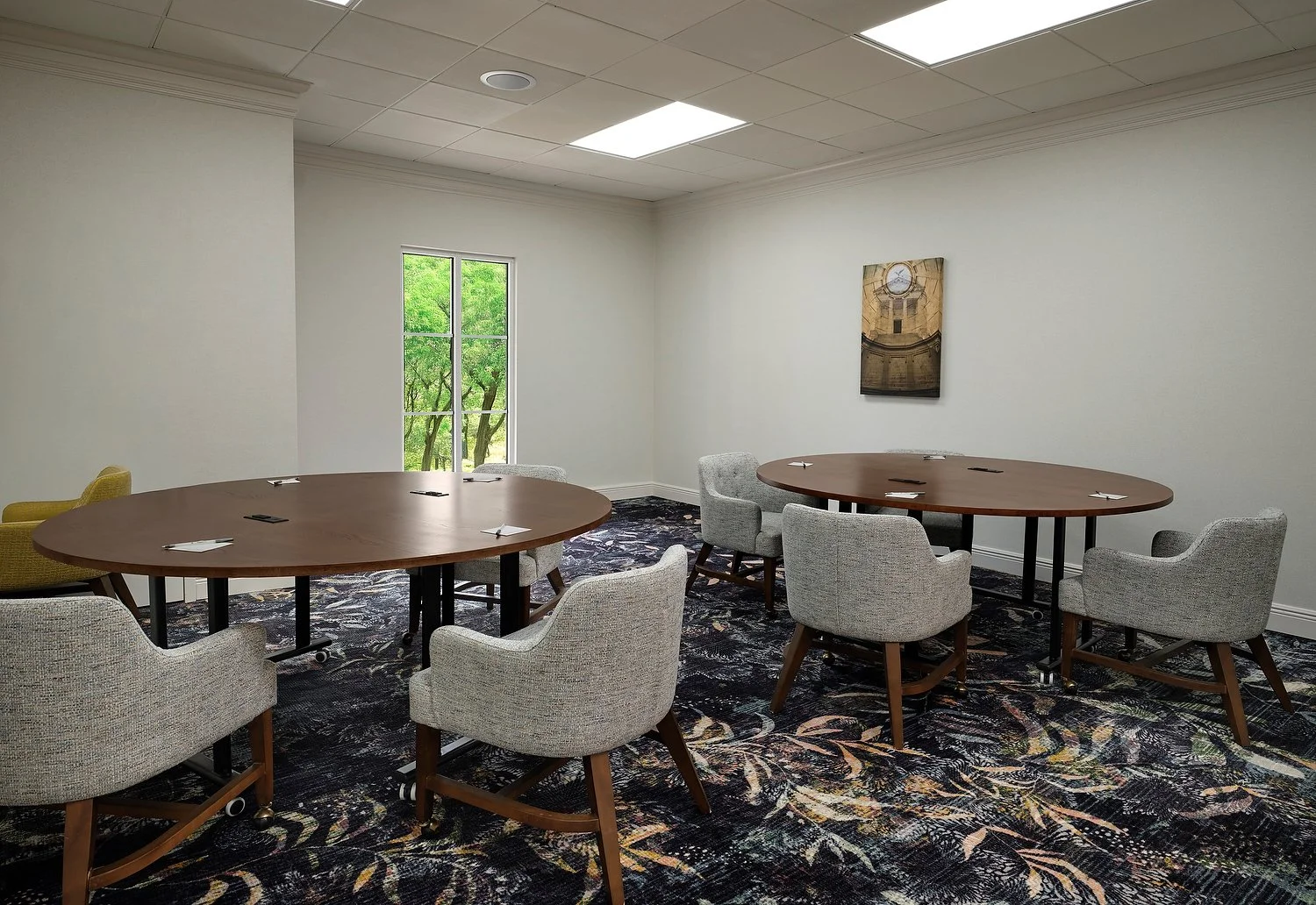 Vicksburg Hampton Inn small boardroom.JPG