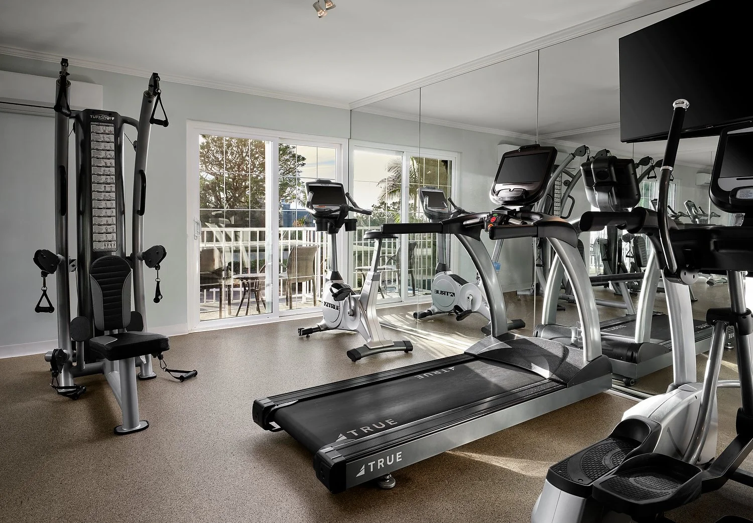 BEST WESTWRN PREMIEW DEL MAR FITNESS CENTER.JPG