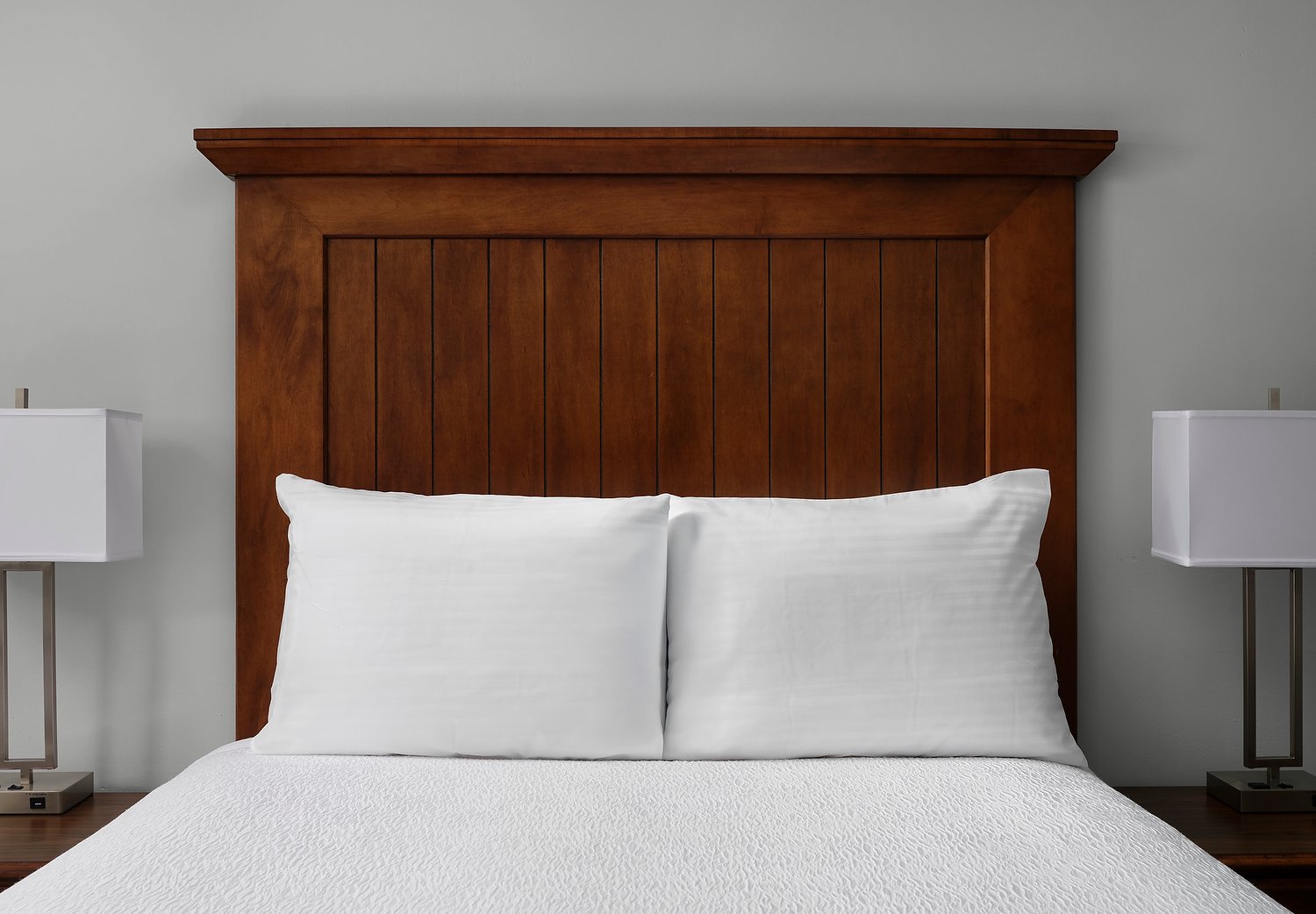 BEST WESTWRN PREMIEW DEL MAR QUEEN GARDEN VIEW HEADBOARD.JPG