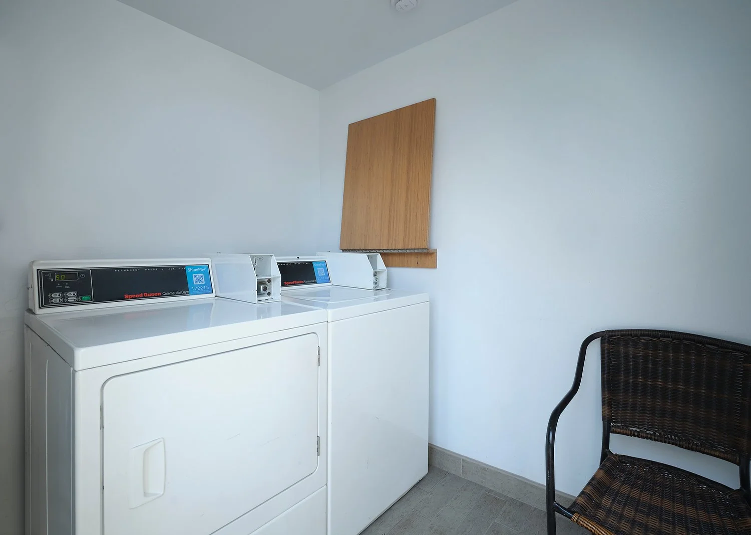 guest laundry.JPG