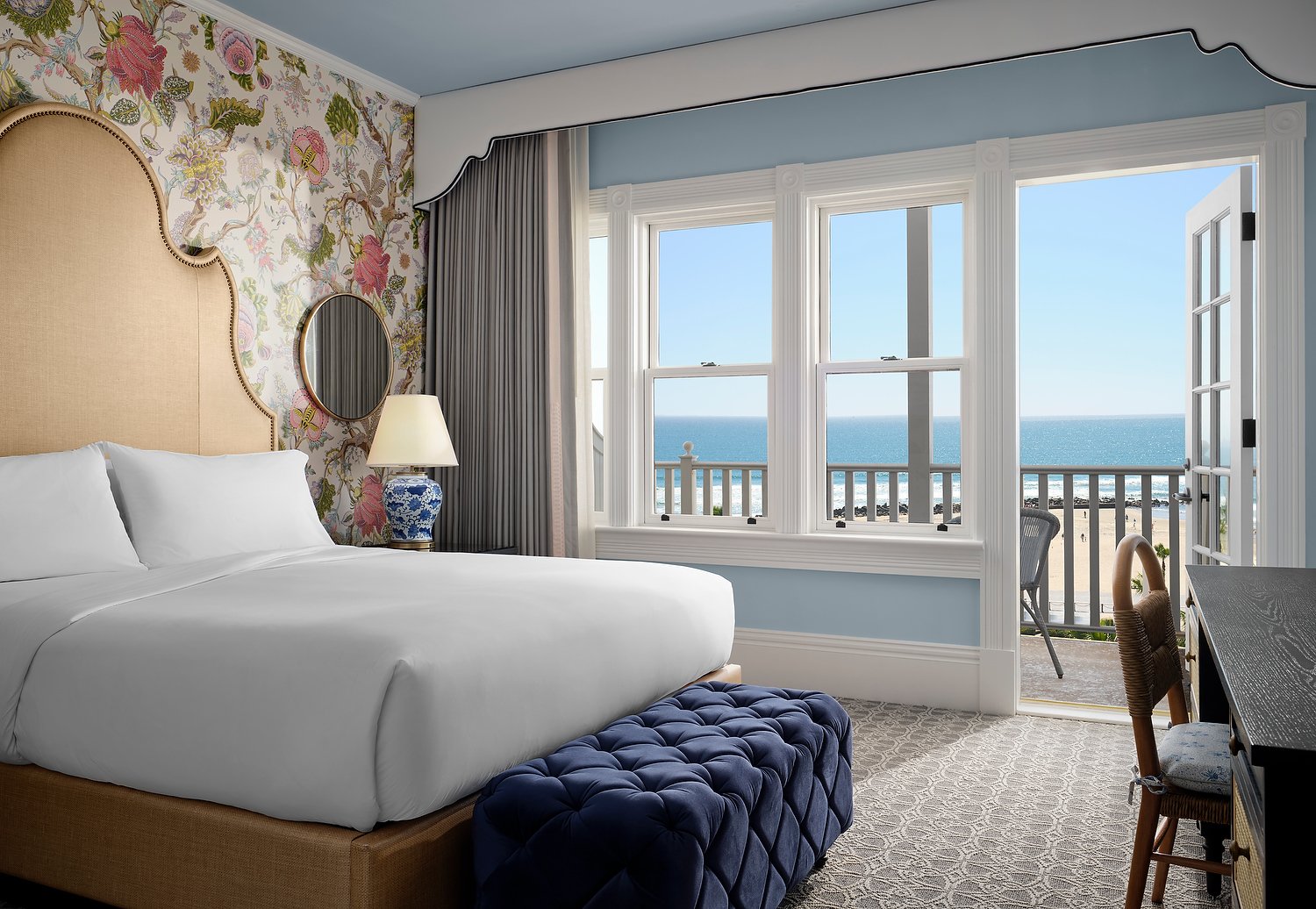HOTEL Del room 33108 victorian oceanview balcony 1kk.JPG