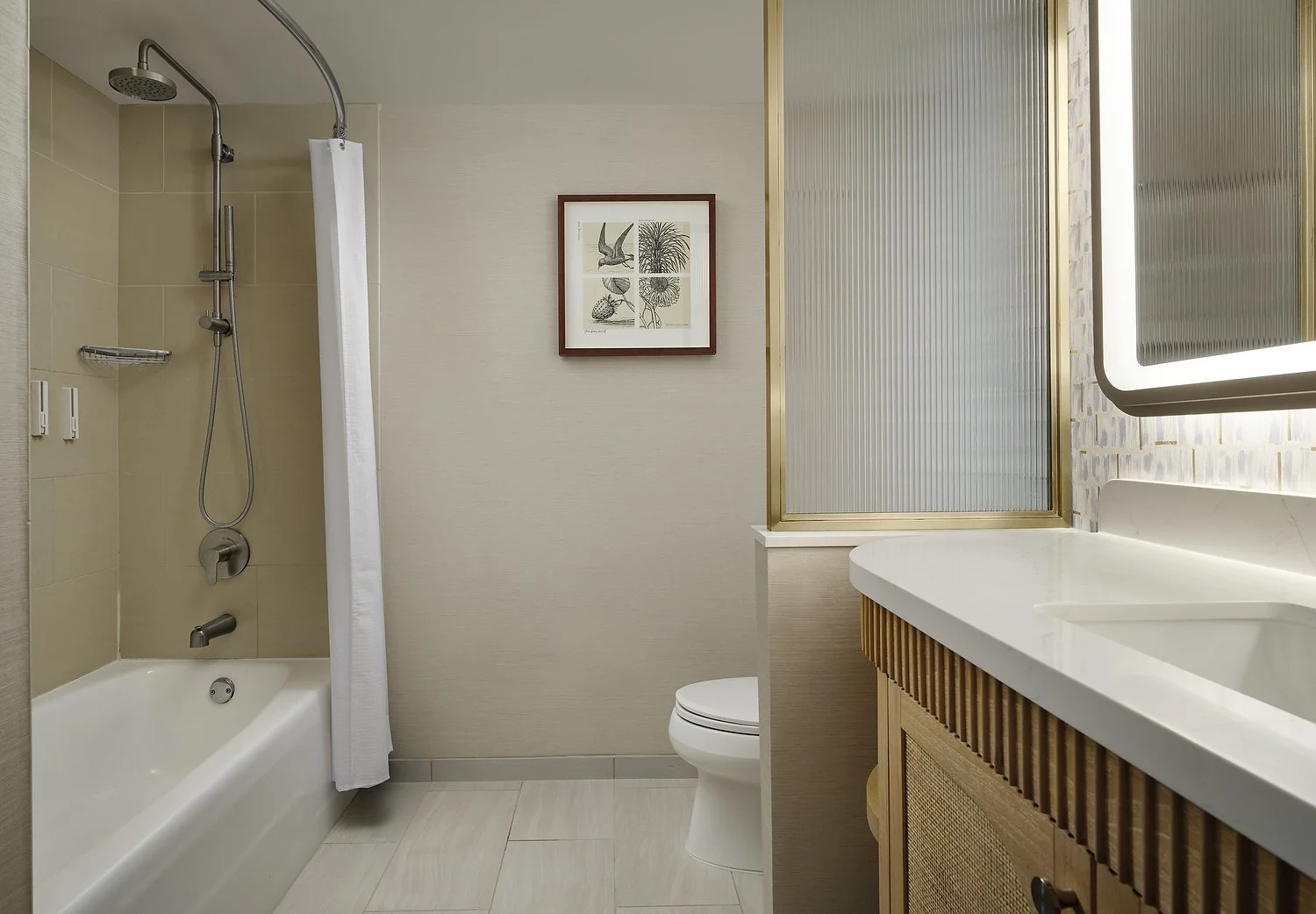 HOTEL SOLEA room 2226 double queen bath tub.JPG