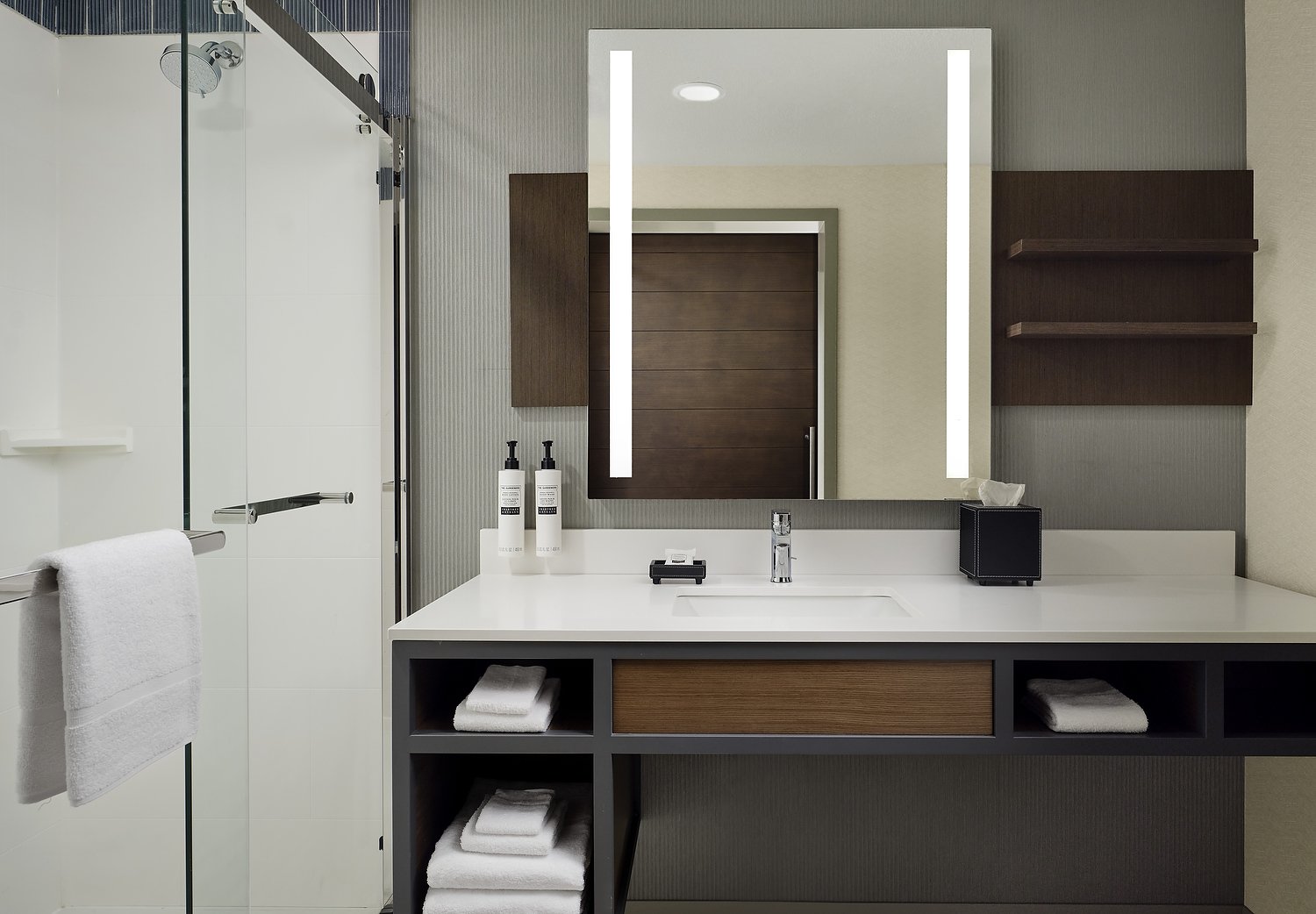 Merced HGI king rm 326 bathroom.JPG