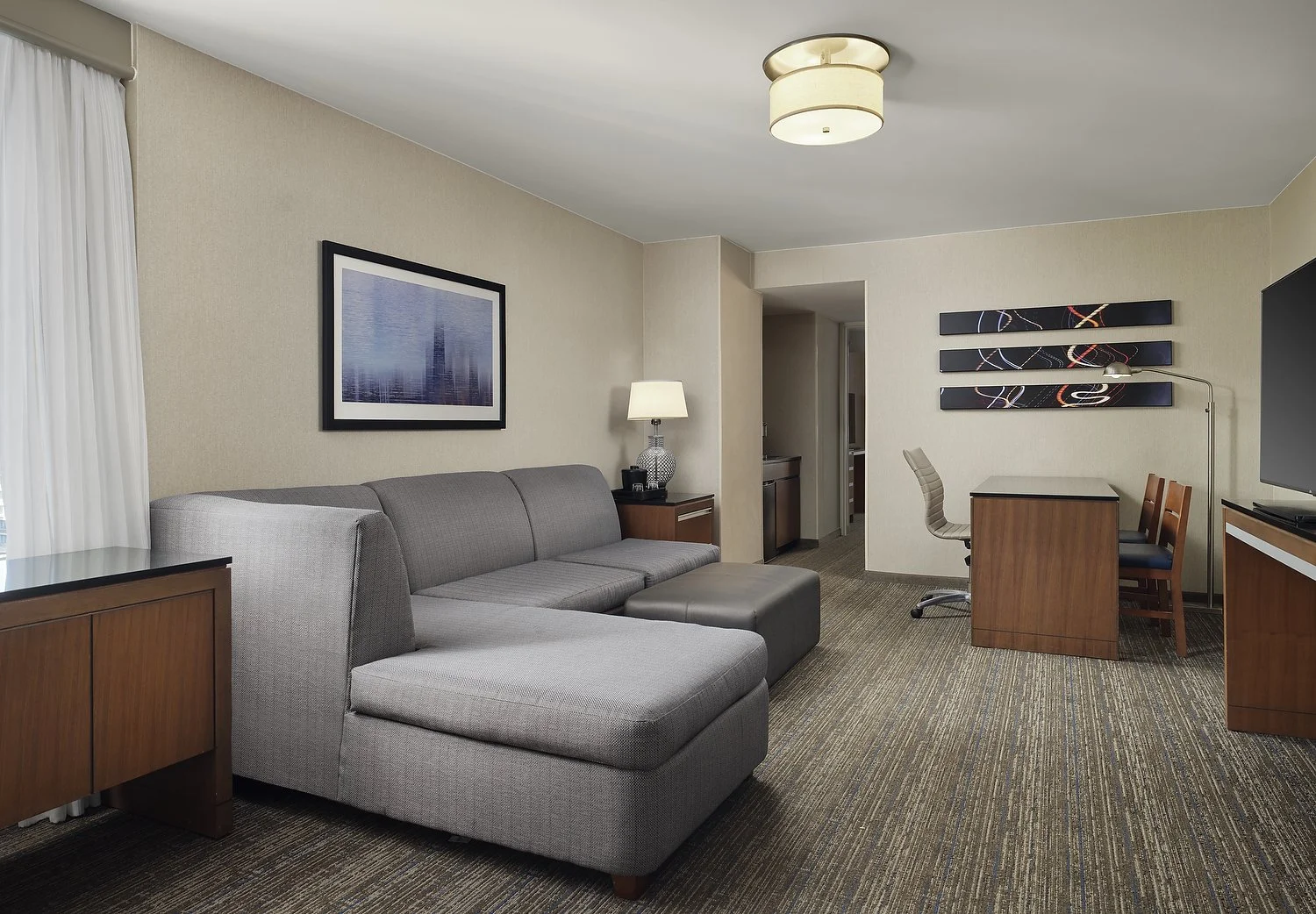 EMBASSY SUITES CHICAGO room 1714 corner king v2.JPG