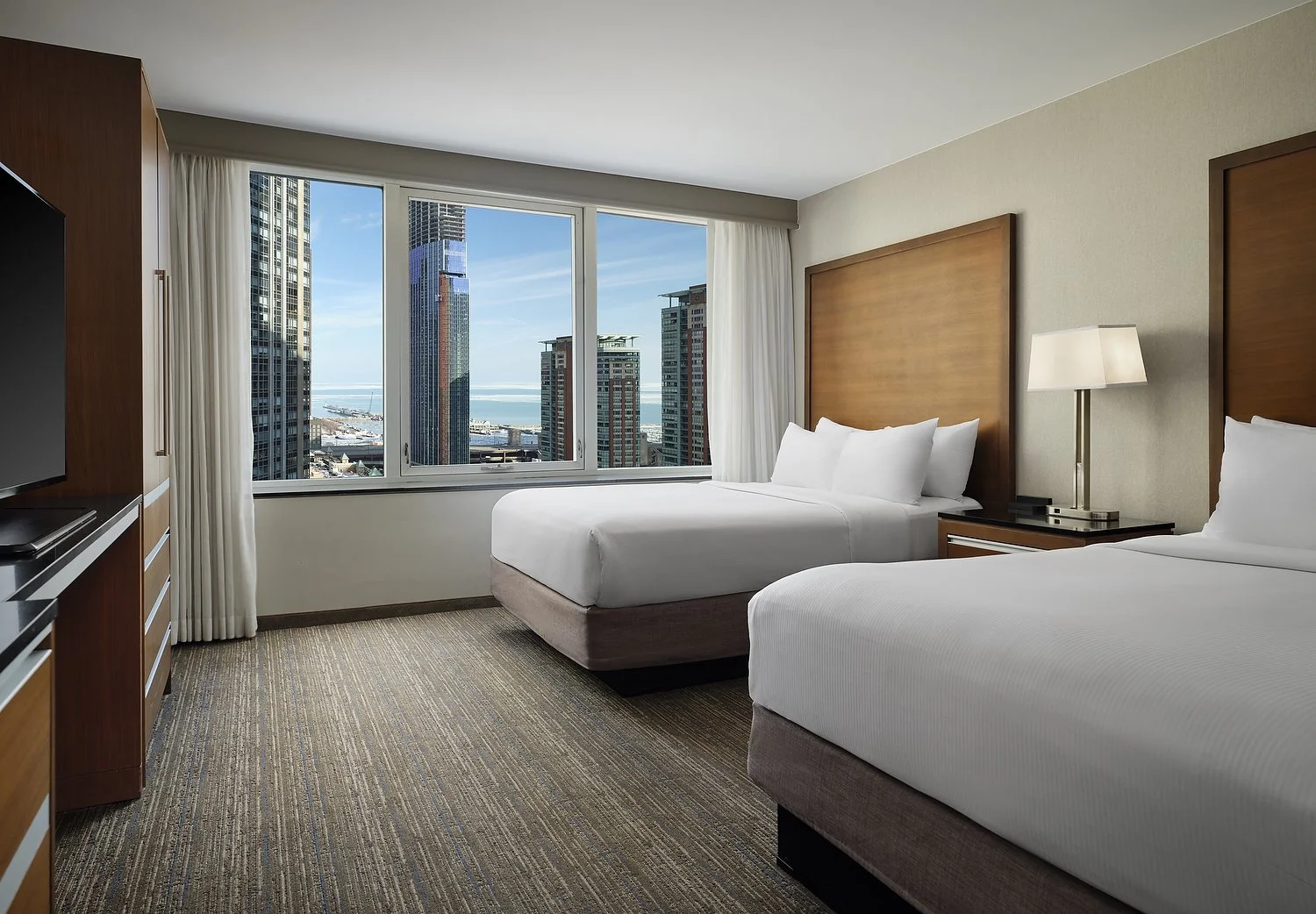 EMBASSY SUITES CHICAGO room 1730 LAKE view 2 queen.JPG