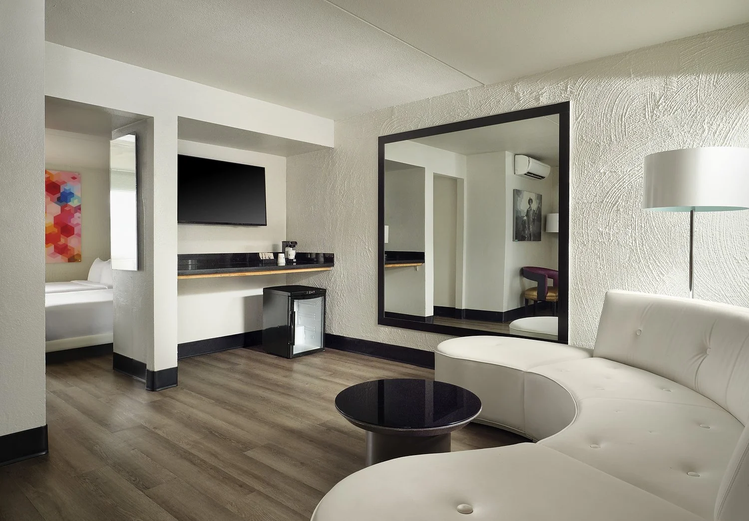 Phoenix clarendon room 209 2 queen suite.JPG