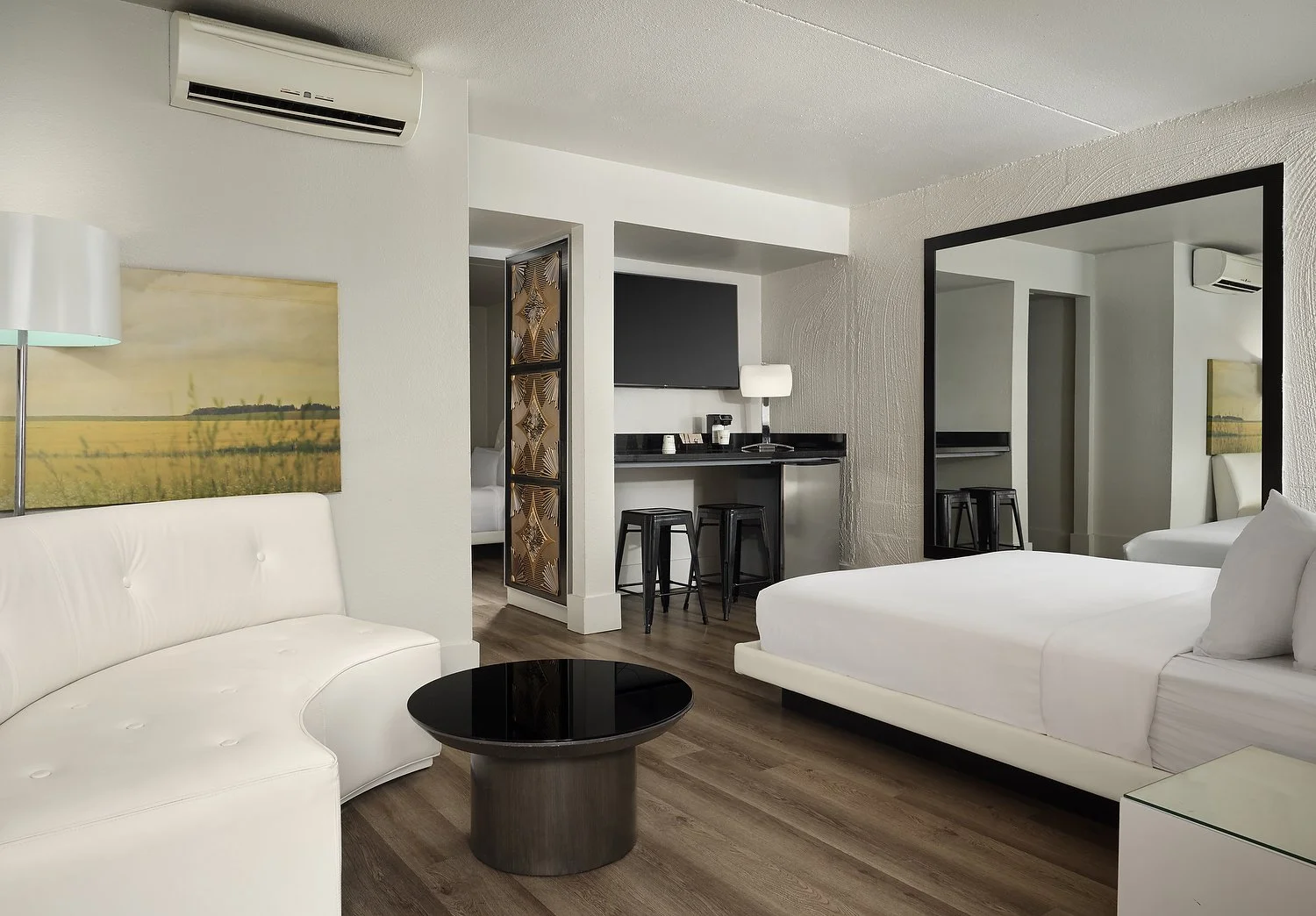 Phoenix clarendon room 216 queen king suite (1).JPG