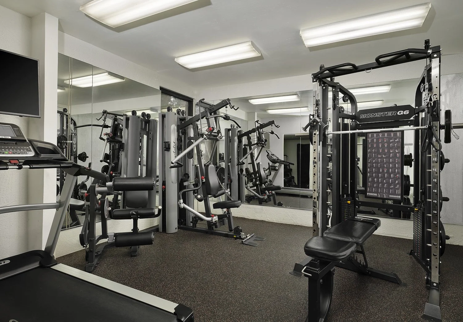 Phoenix clarendon fitnesscenter.JPG