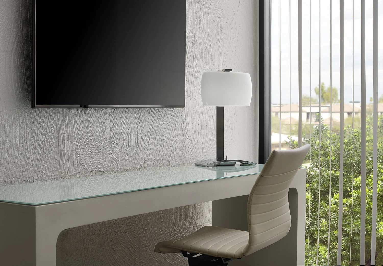 Phoenix clarendon room 430 2 queen deluxe TV desk area.JPG