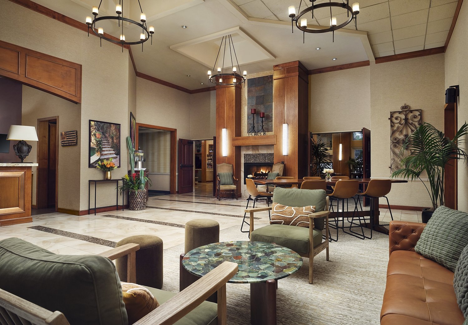 PHOENIX SONESTA lobby.JPG