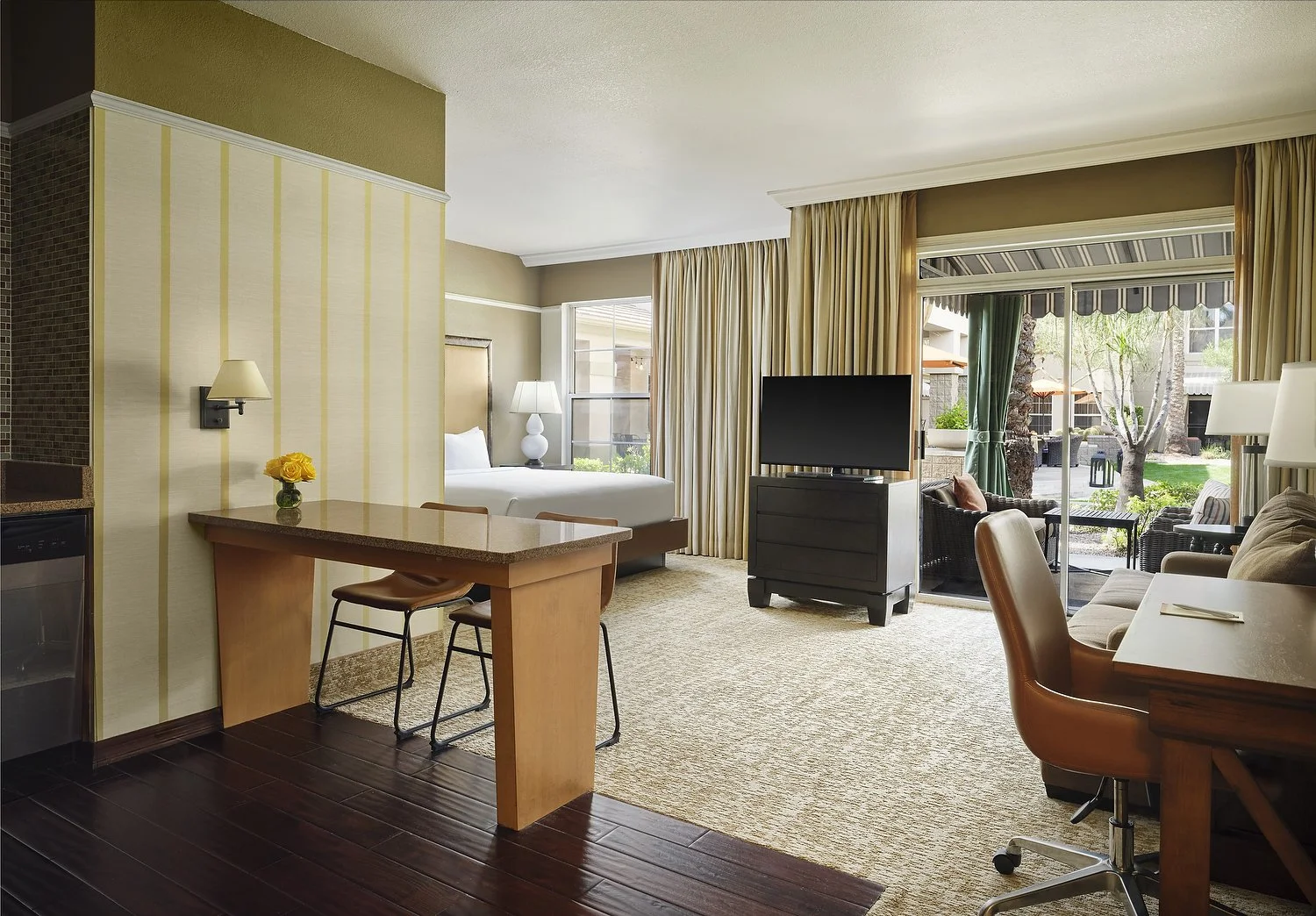 PHOENIX SONESTA room 168 studio king with patio v2.JPG