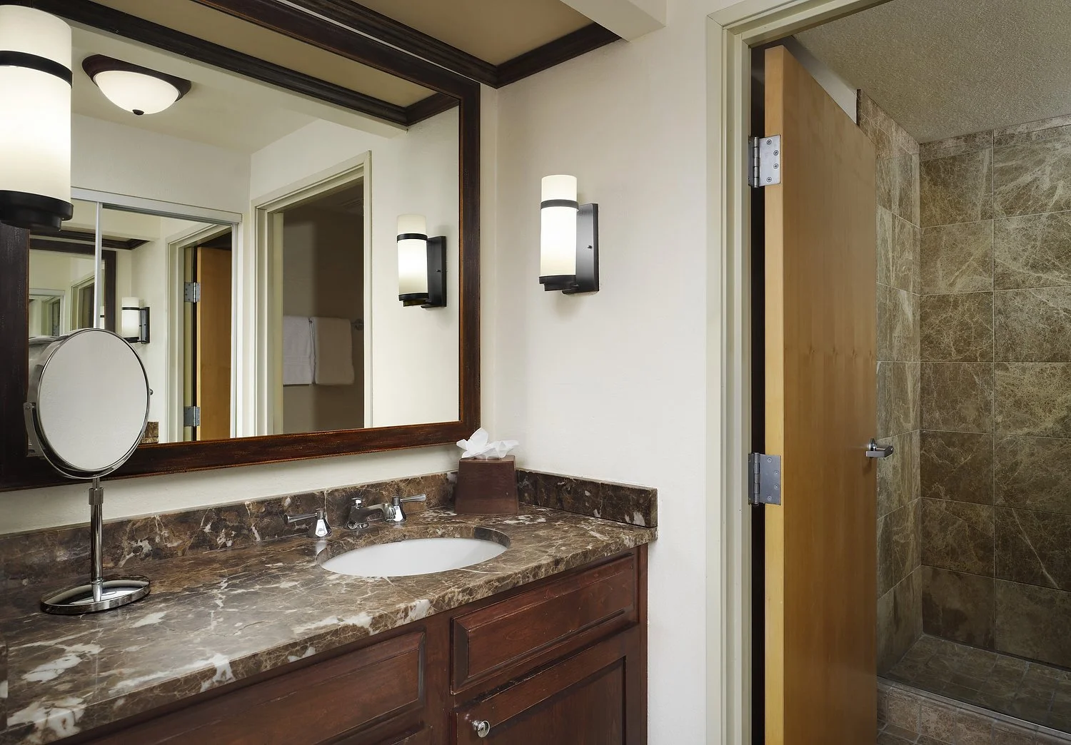 PHOENIX SONESTA room 125 king bath.JPG