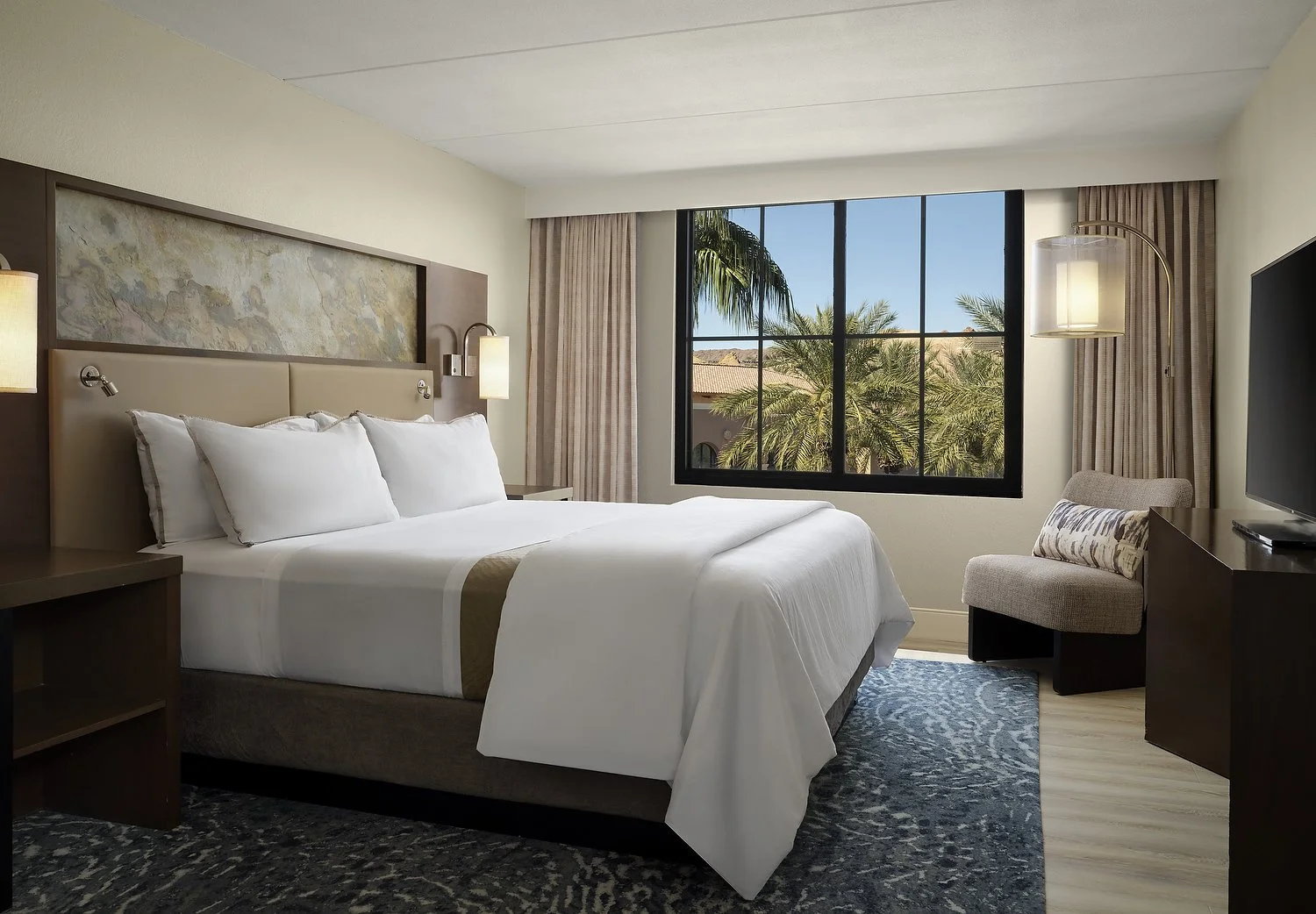 WH_LASWI_one_bdrm_suite_rm_7019_bedroom (1).JPG