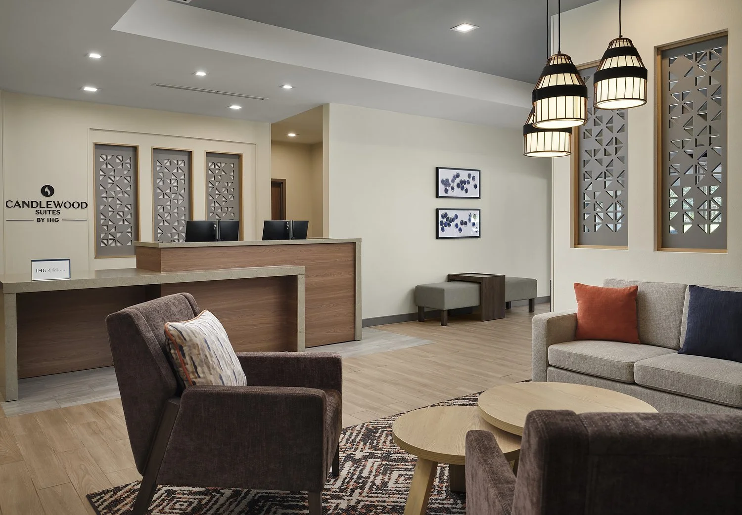 Mobile Candlewood Suites front desk.JPG