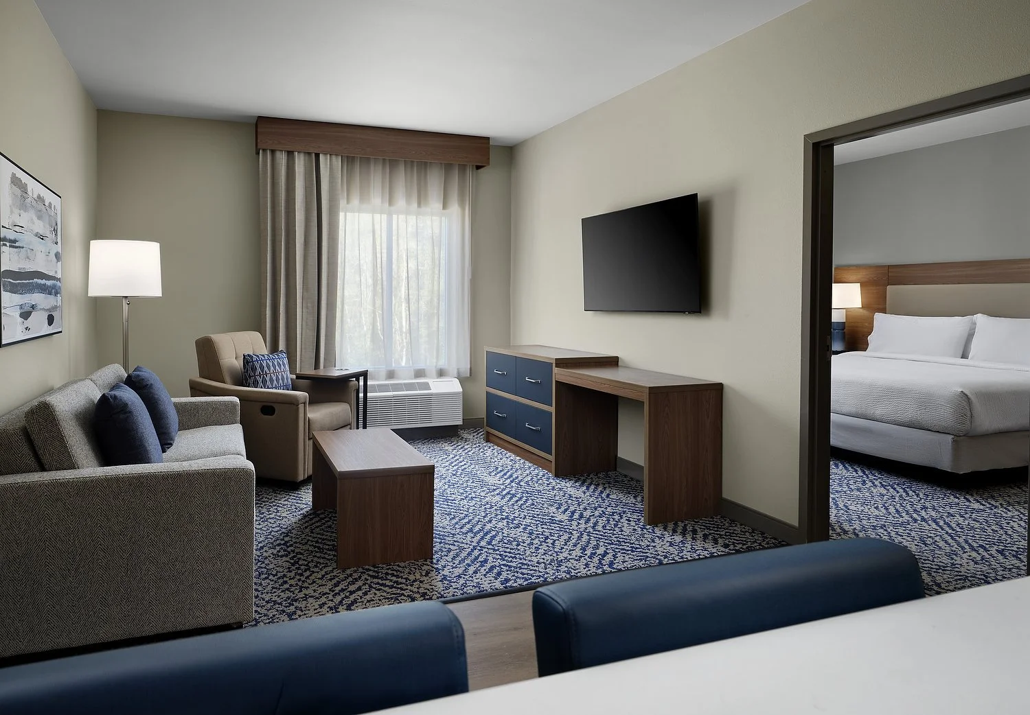 mobile candlewood  room 307 1 bedroom kingsuite.JPG