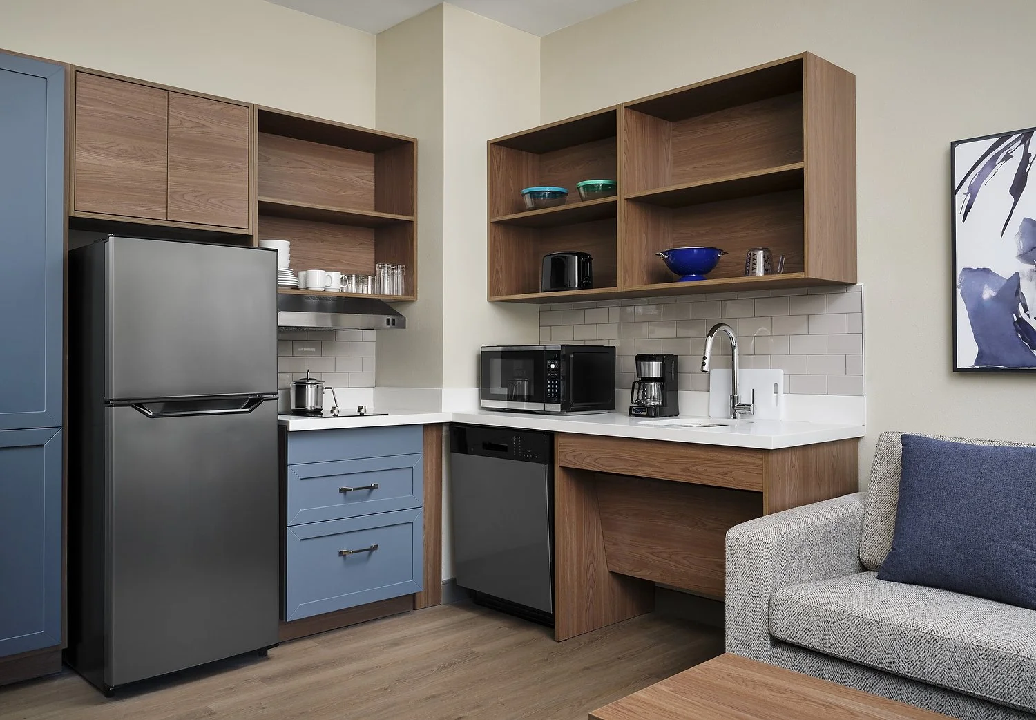 mobile candlewood room 205 ADA king suite kitchen.JPG