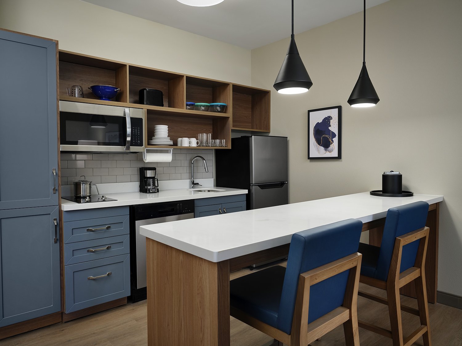 mobile candlewood room 307 1 bedroom king suite kitchen.JPG