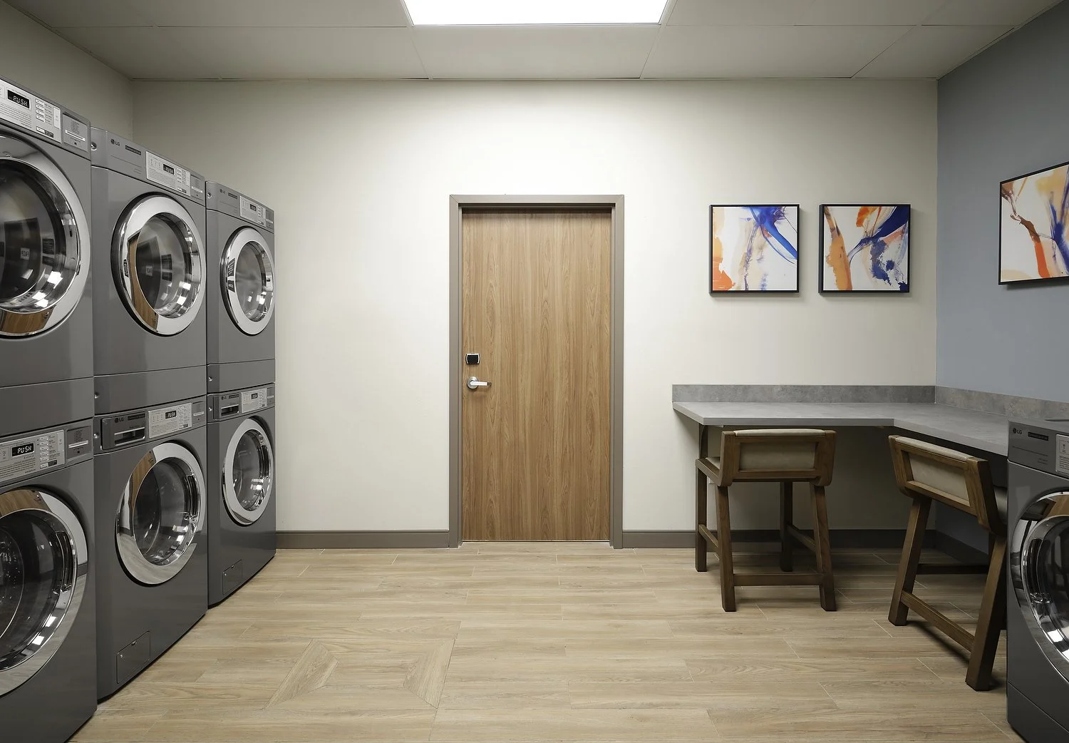 Mobile Candlewood Suites guest laundry.JPG