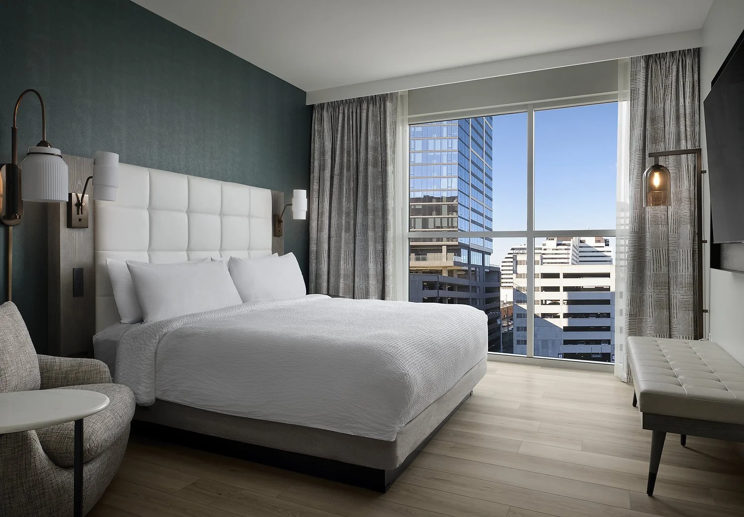 Tempo Nashville room 1125 king v2.JPG