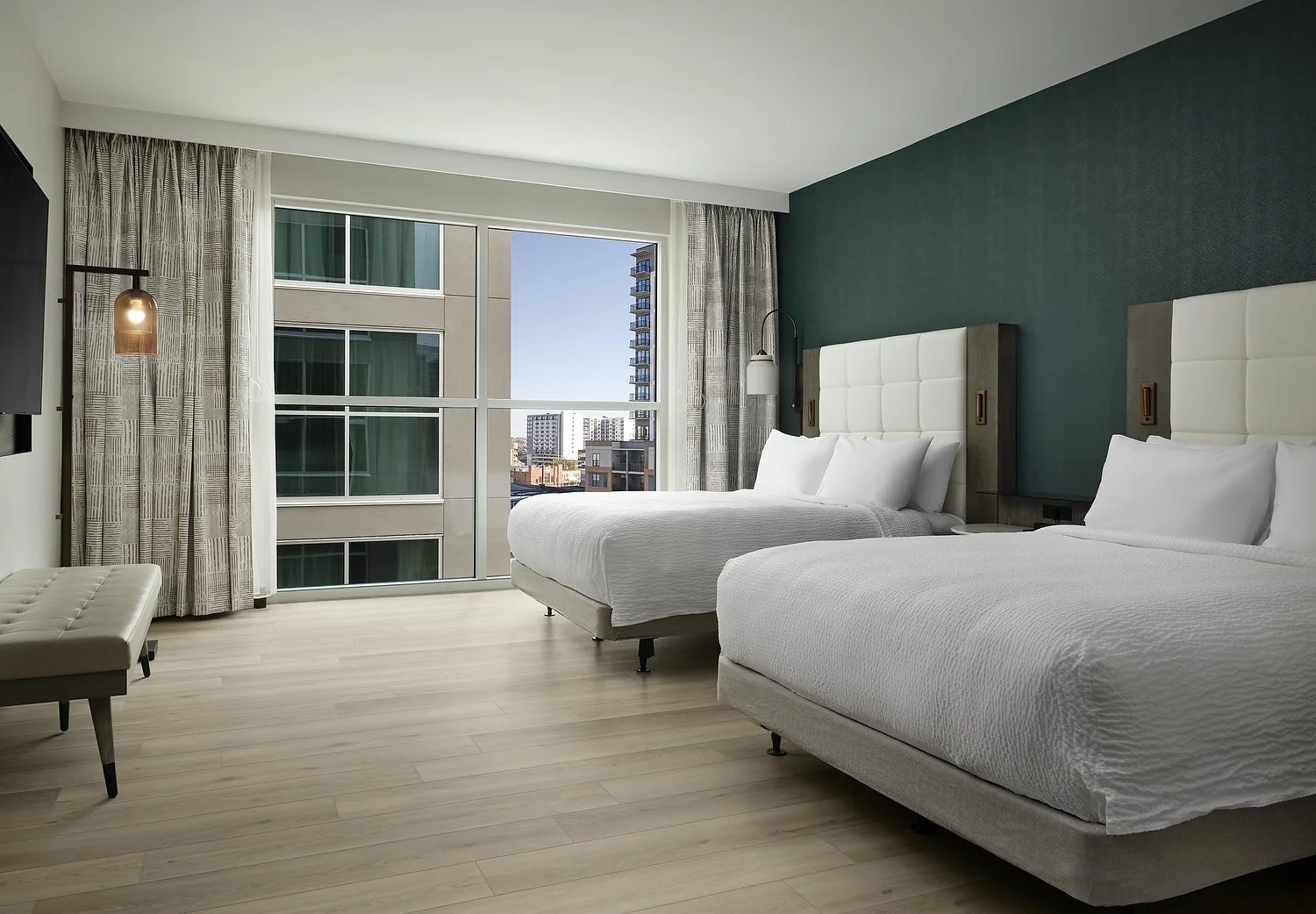 Tempo Nashville room 1136 ADA 2 QUEEN v2.JPG