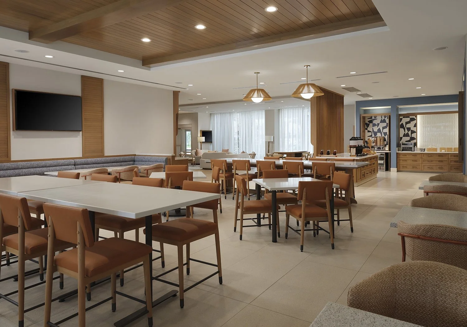 SHS_SBAVO_breakfast_seating.JPG