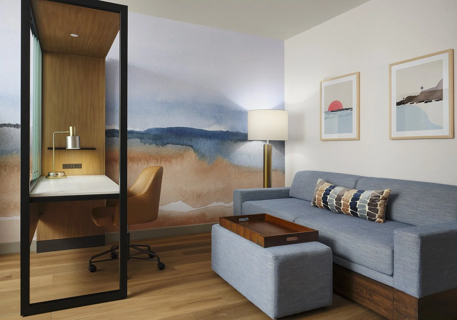 SHS_SBAVO_room_315_king_living_area.JPG