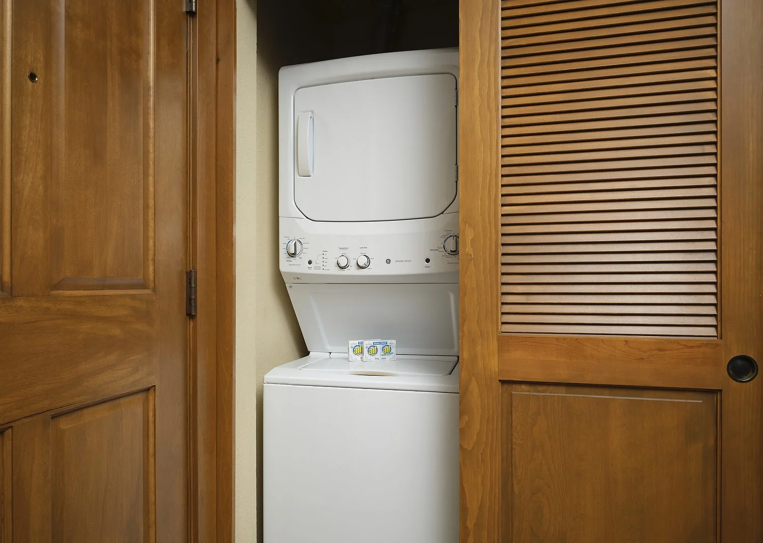 Breckendridge Residences at Main Street Station 2 bdrm villa washing machine.JPG