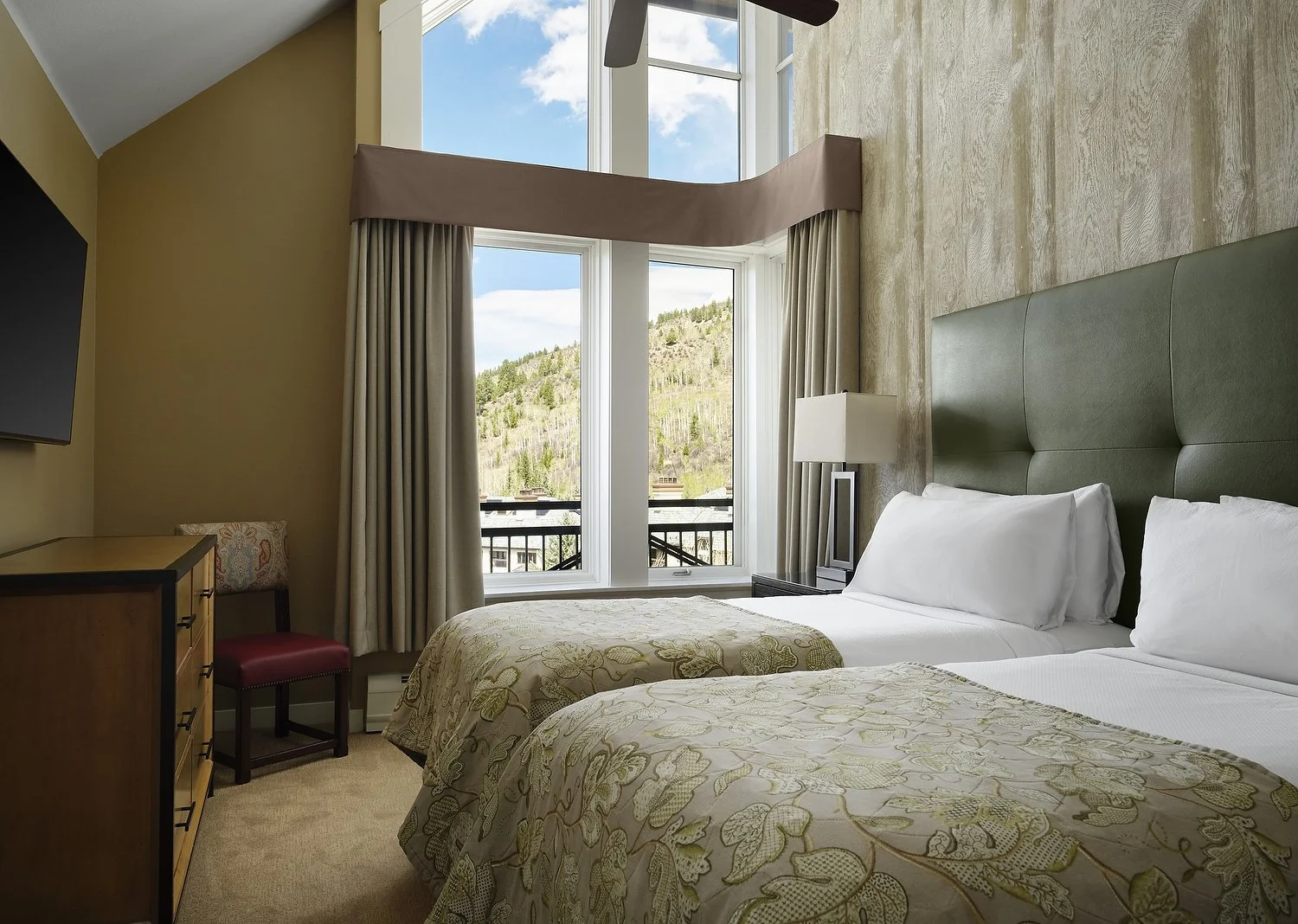 Beaver Creek Mountain lodge rm438 3bdrm villa 2nd bdrm.JPG