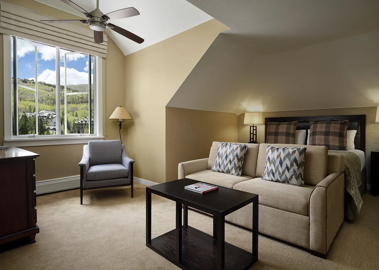Beaver Creek Mountain lodge rm438 3bdrm villa master bdrm.JPG