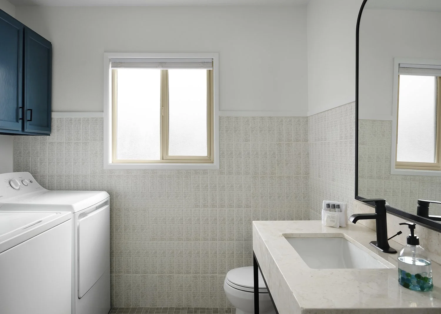 Starfish Manor Beach house laundry 1.JPG