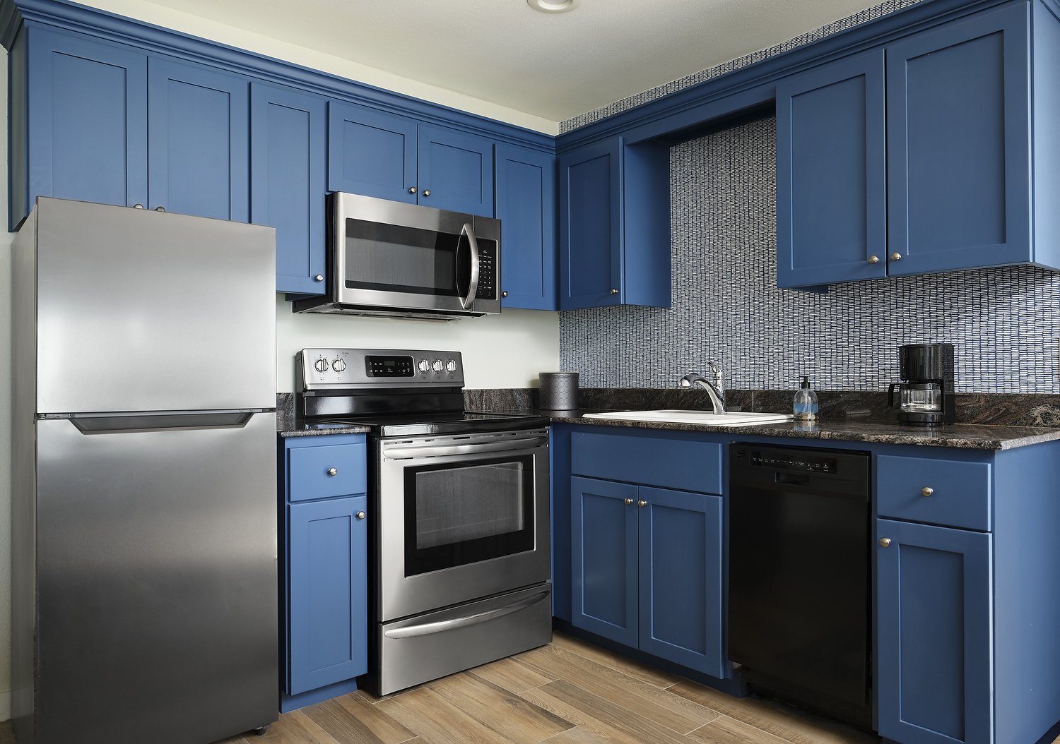 Starfish Manor room 201 PACIFIC SUITE KITCHEN v2.JPG