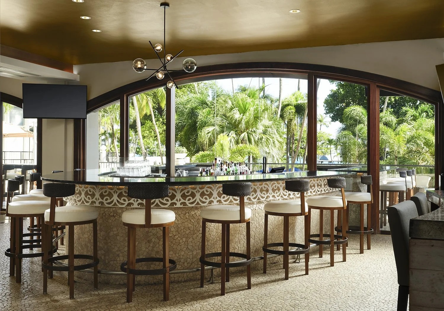 Puerto rico  club  lobby bar.JPG