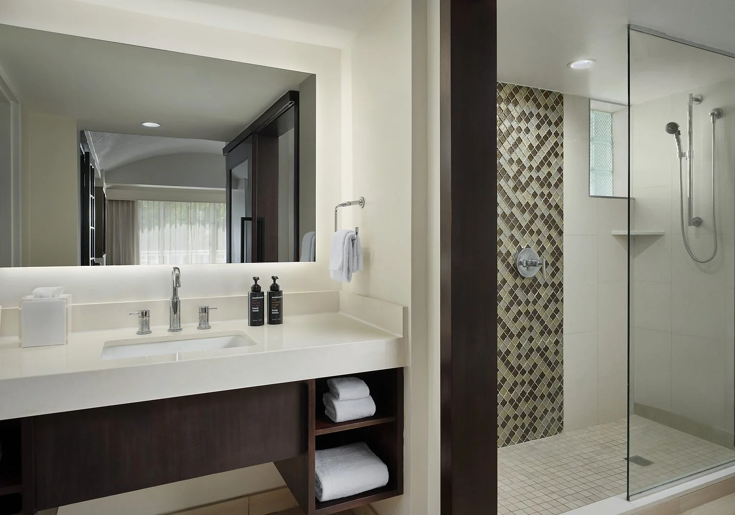 Puerto rico sonesta room 218 bath 2.JPG