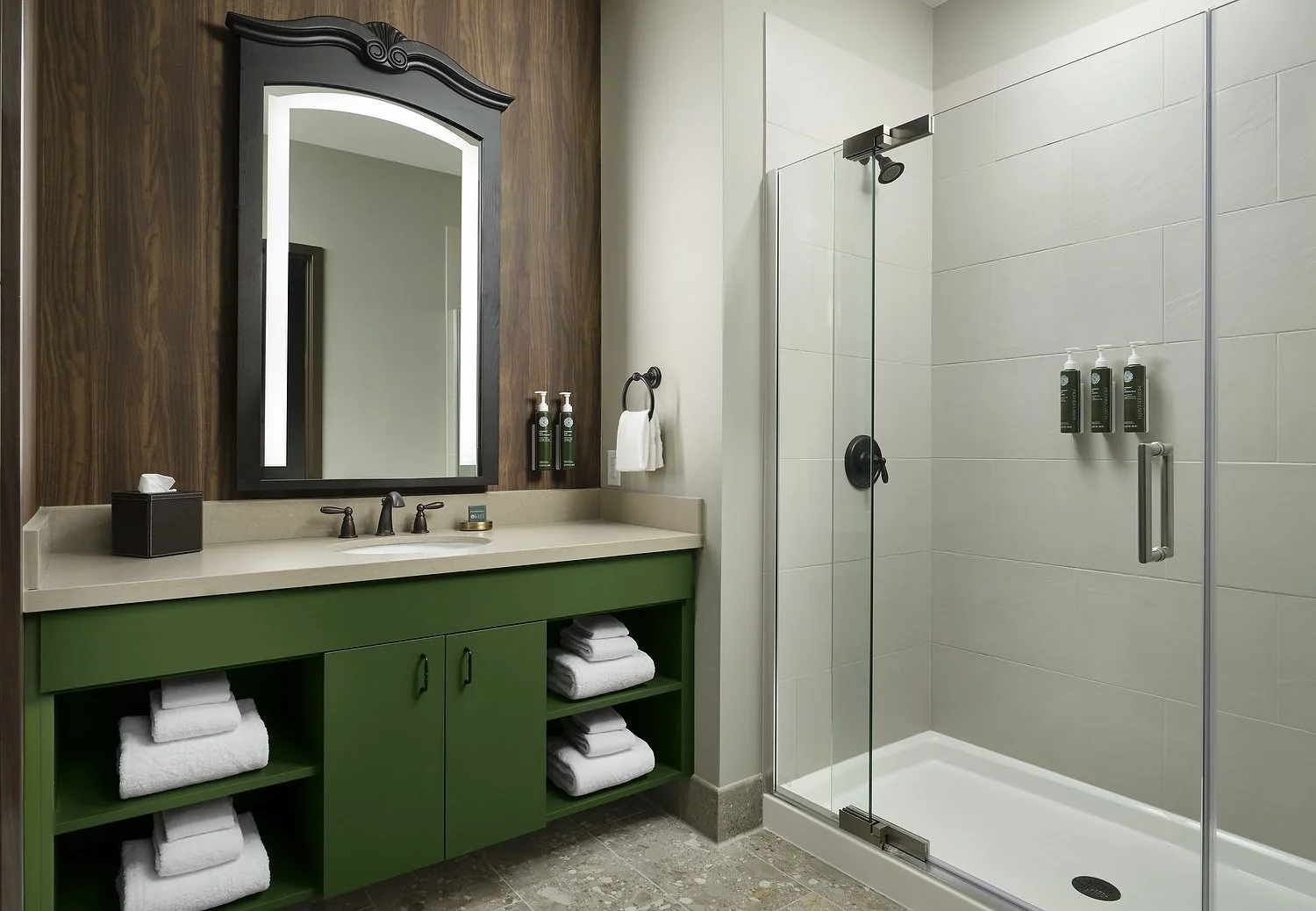 Dellshire room 3213 2 queen bathroom.JPG